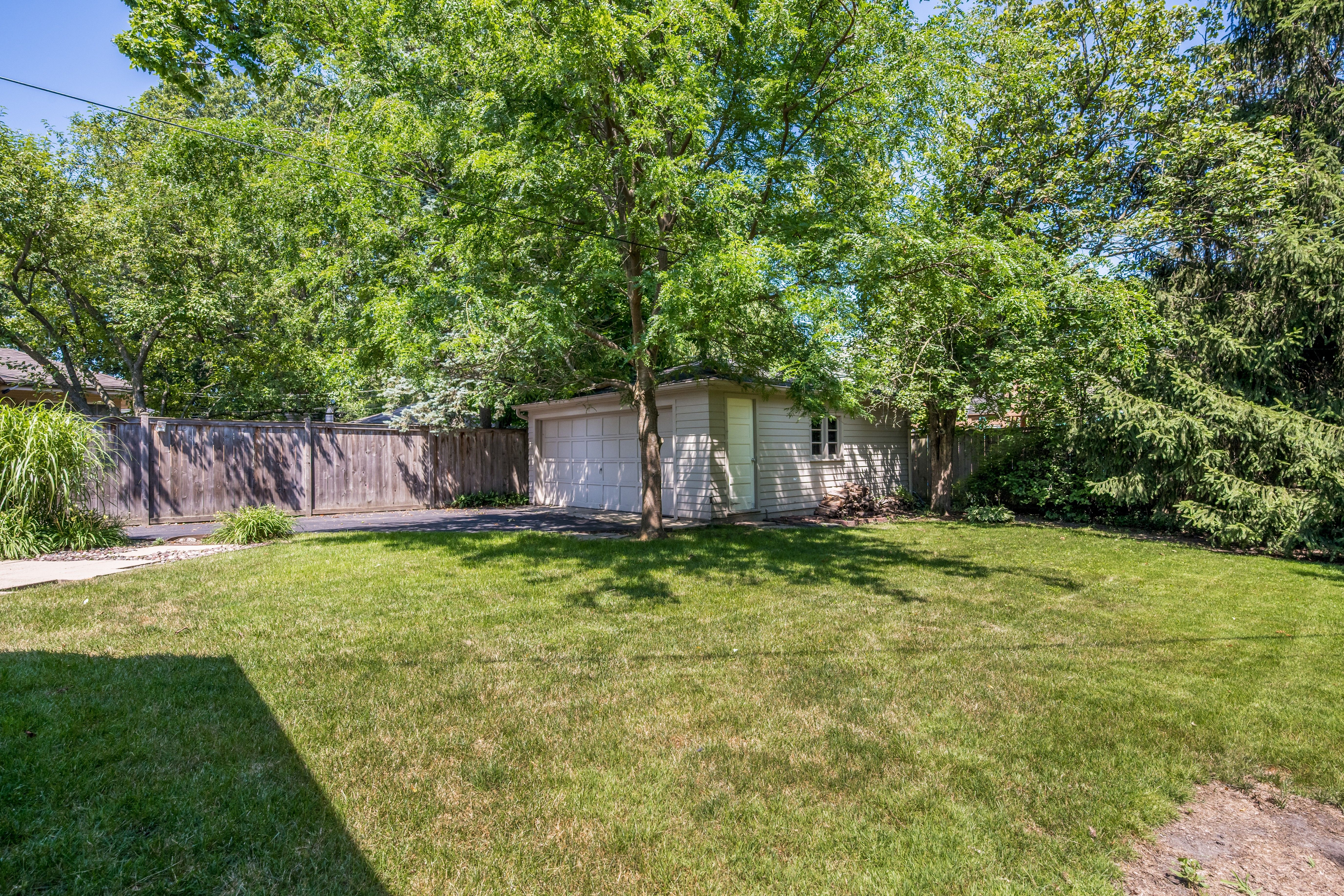 915 Indian Road 