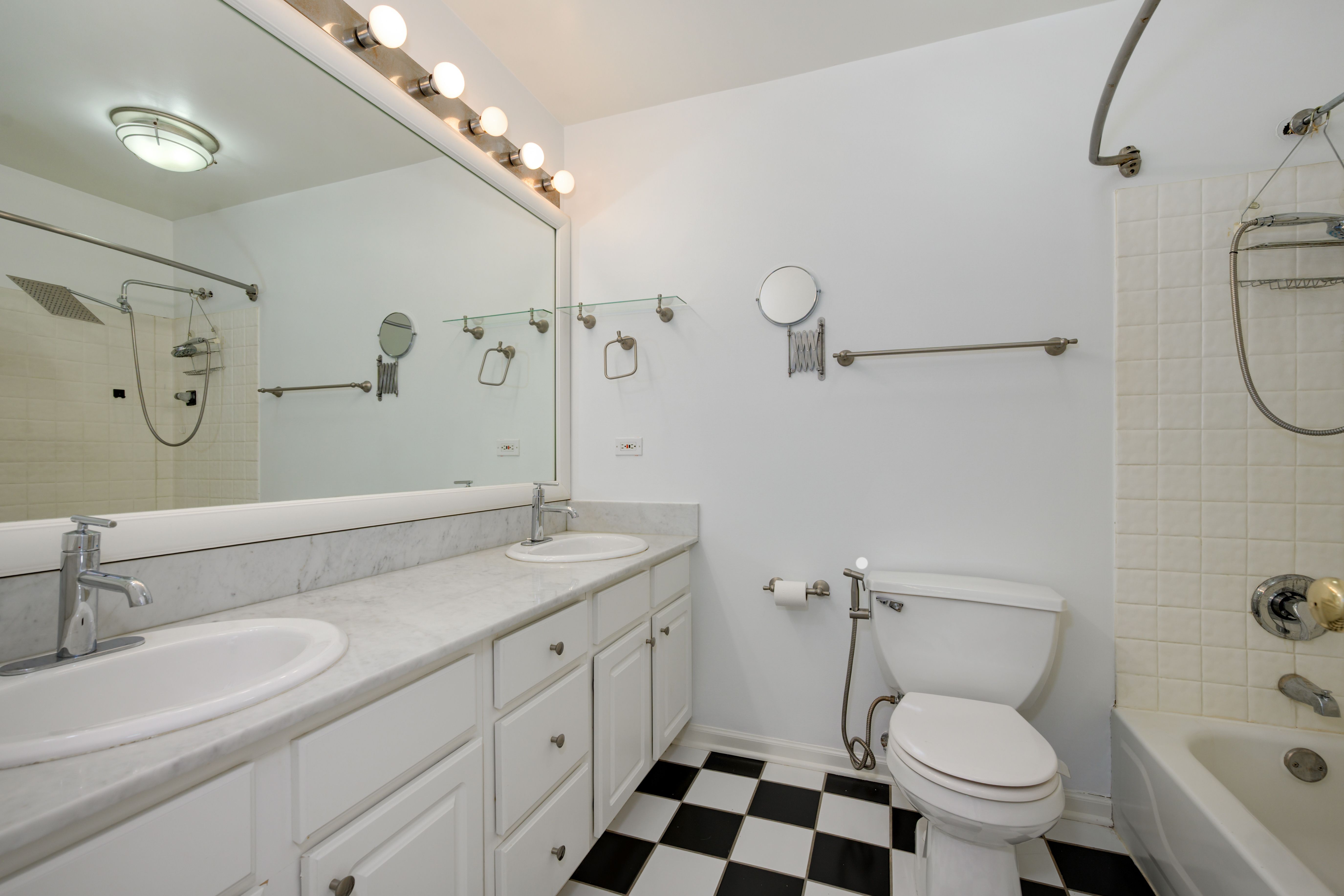 3643 W Cornelia Avenue Unit# B