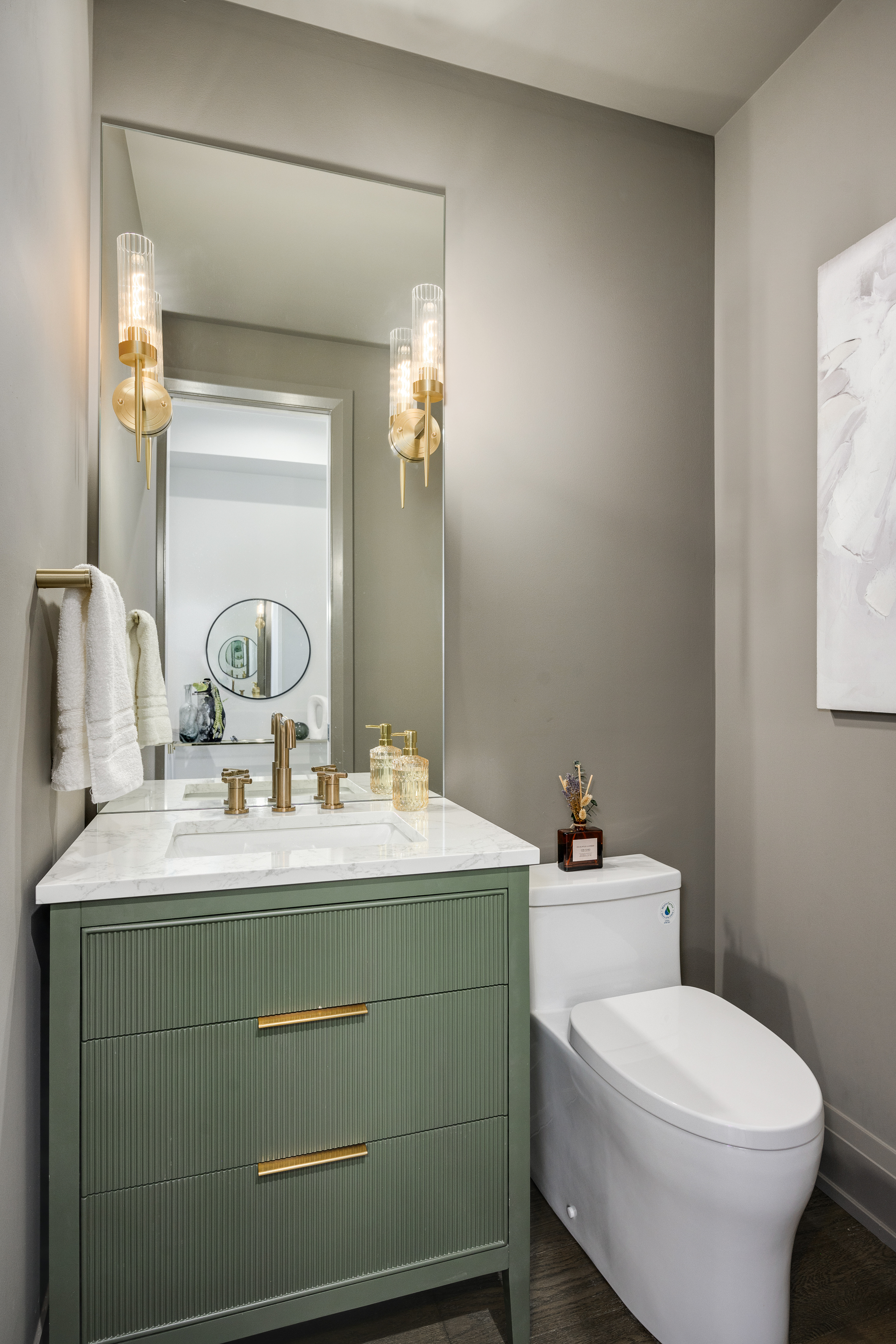 3037 N Lincoln Avenue Unit# 205