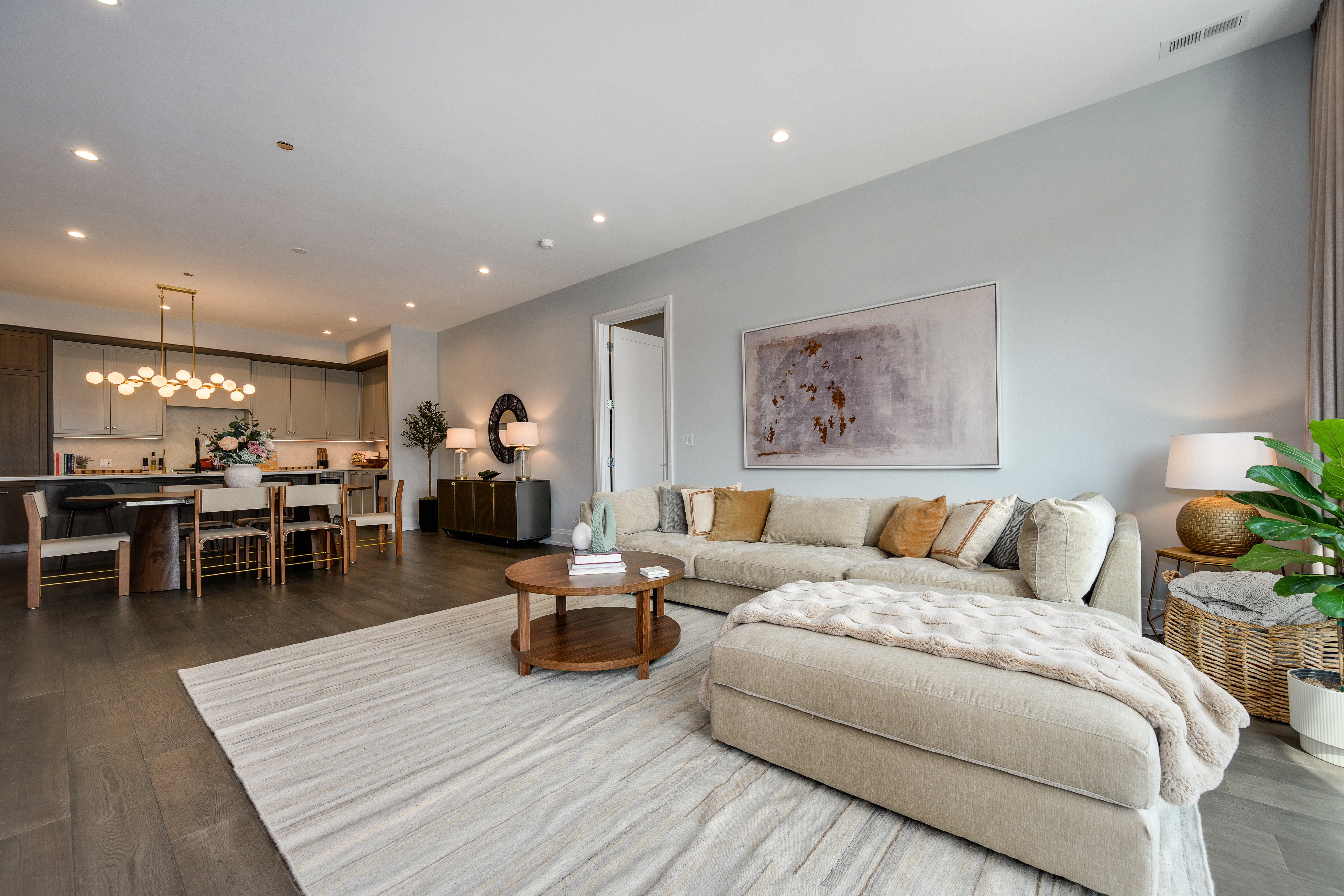 3037 N Lincoln Avenue Unit# 205