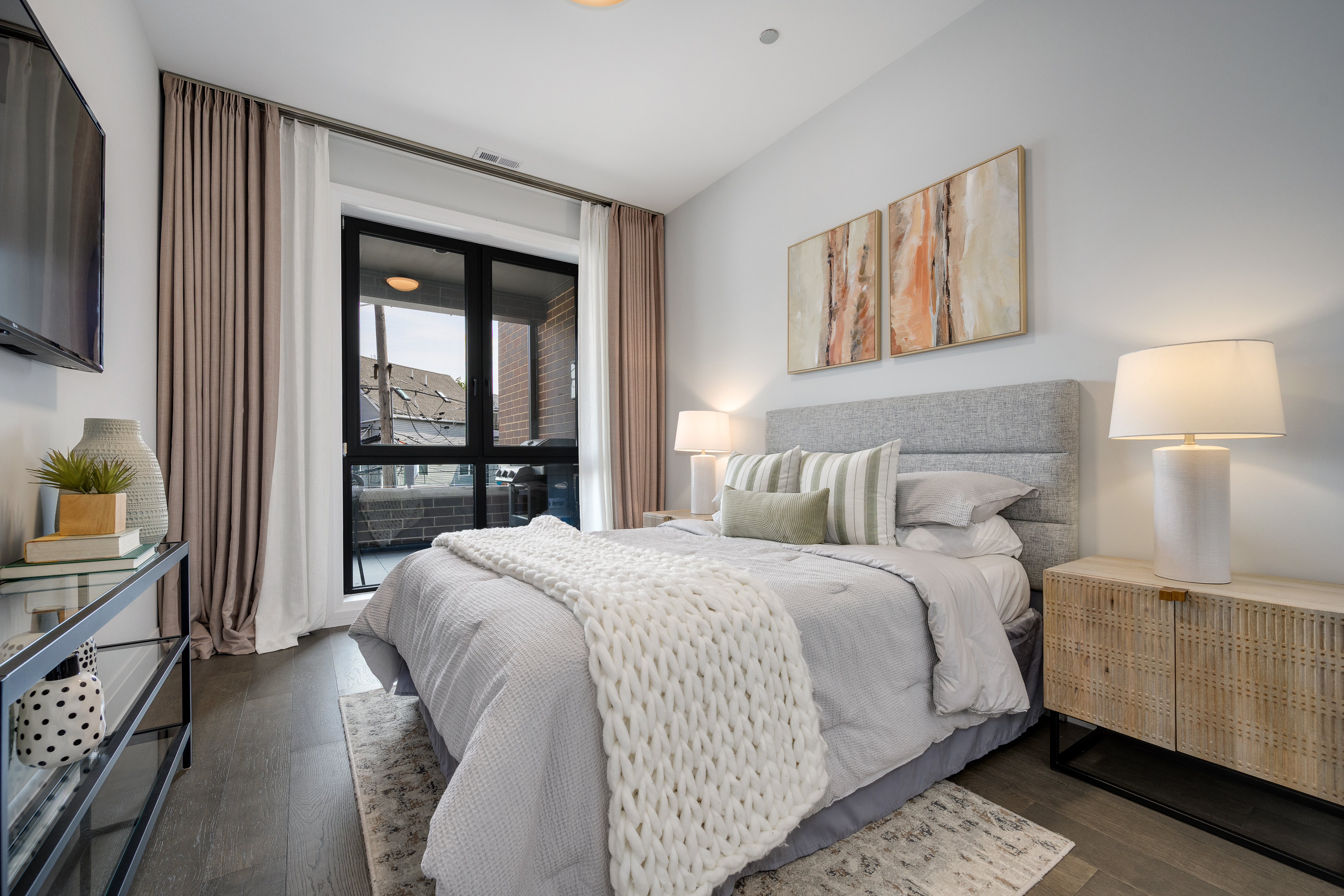 3037 N Lincoln Avenue Unit# 205