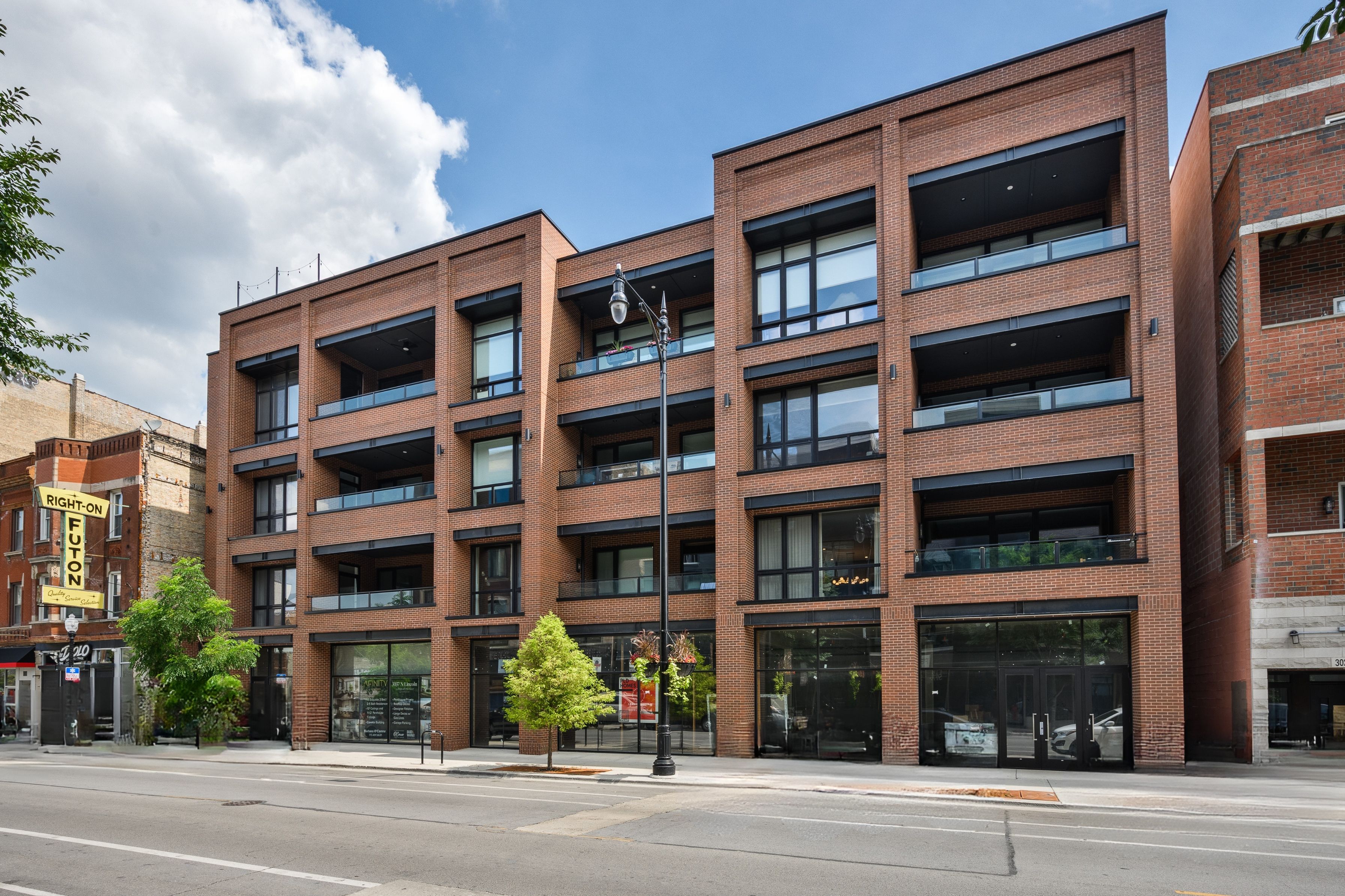 3037 N Lincoln Avenue Unit# 205