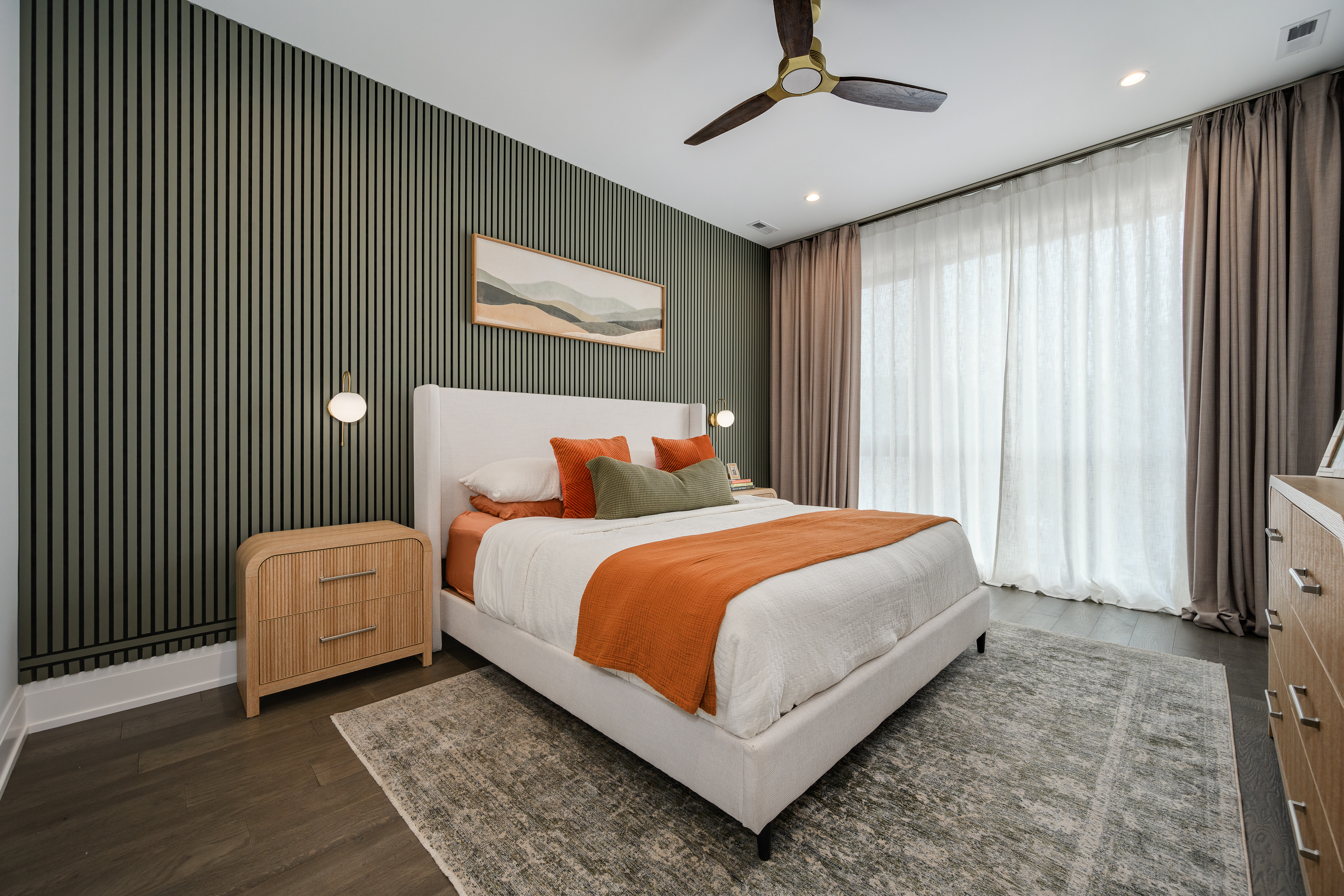 3037 N Lincoln Avenue Unit# 205