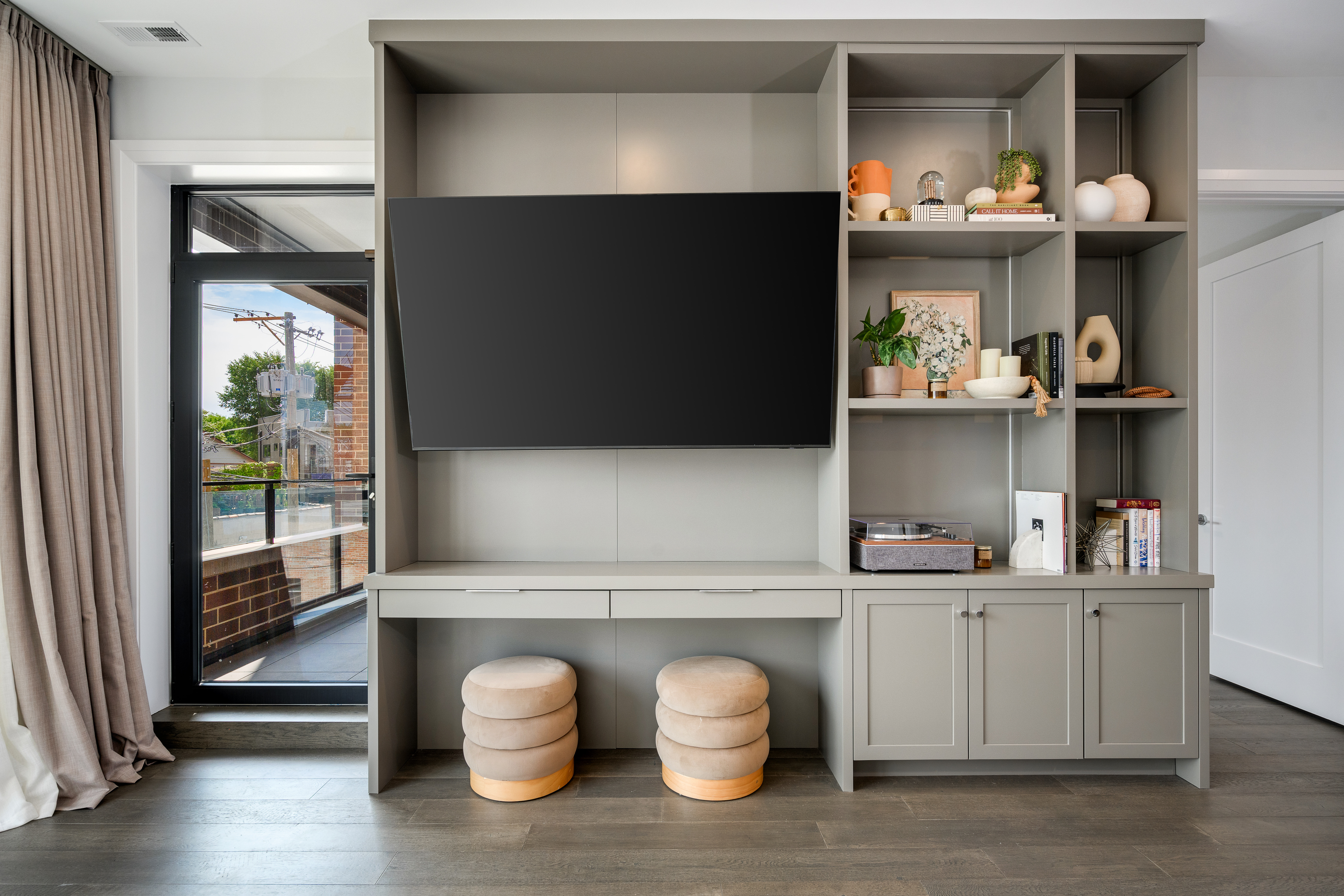 3037 N Lincoln Avenue Unit# 205
