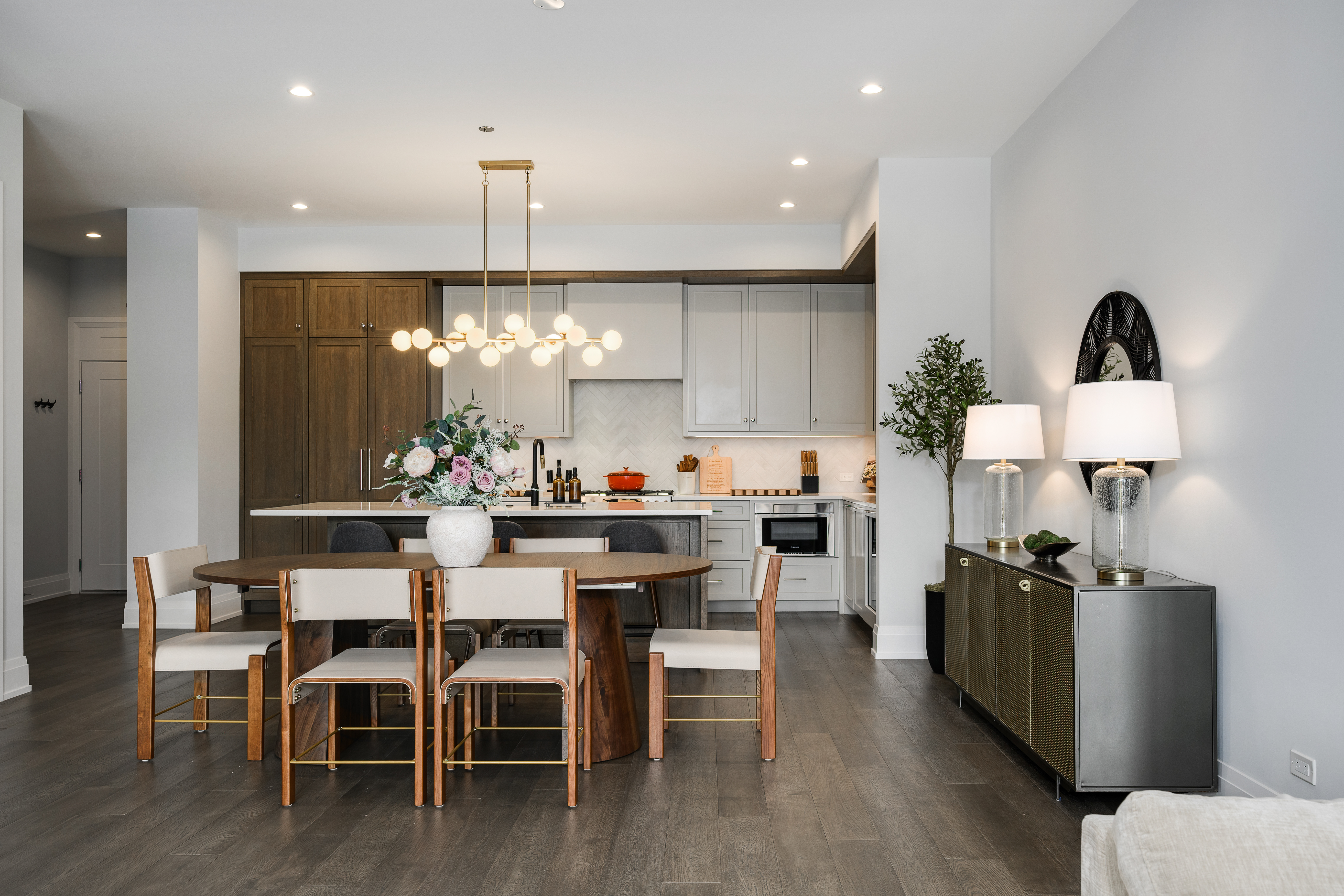 3037 N Lincoln Avenue Unit# 205