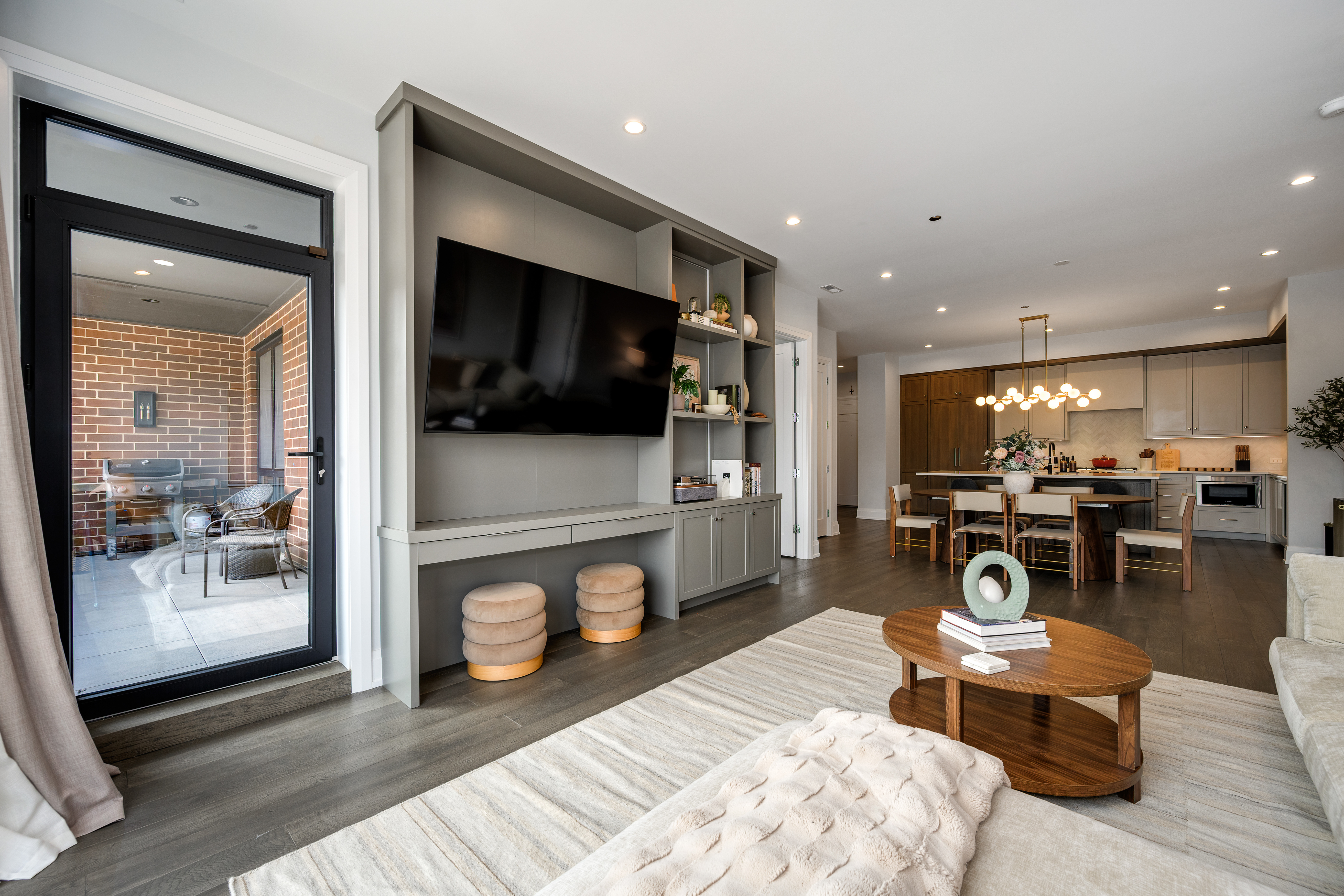 3037 N Lincoln Avenue Unit# 205