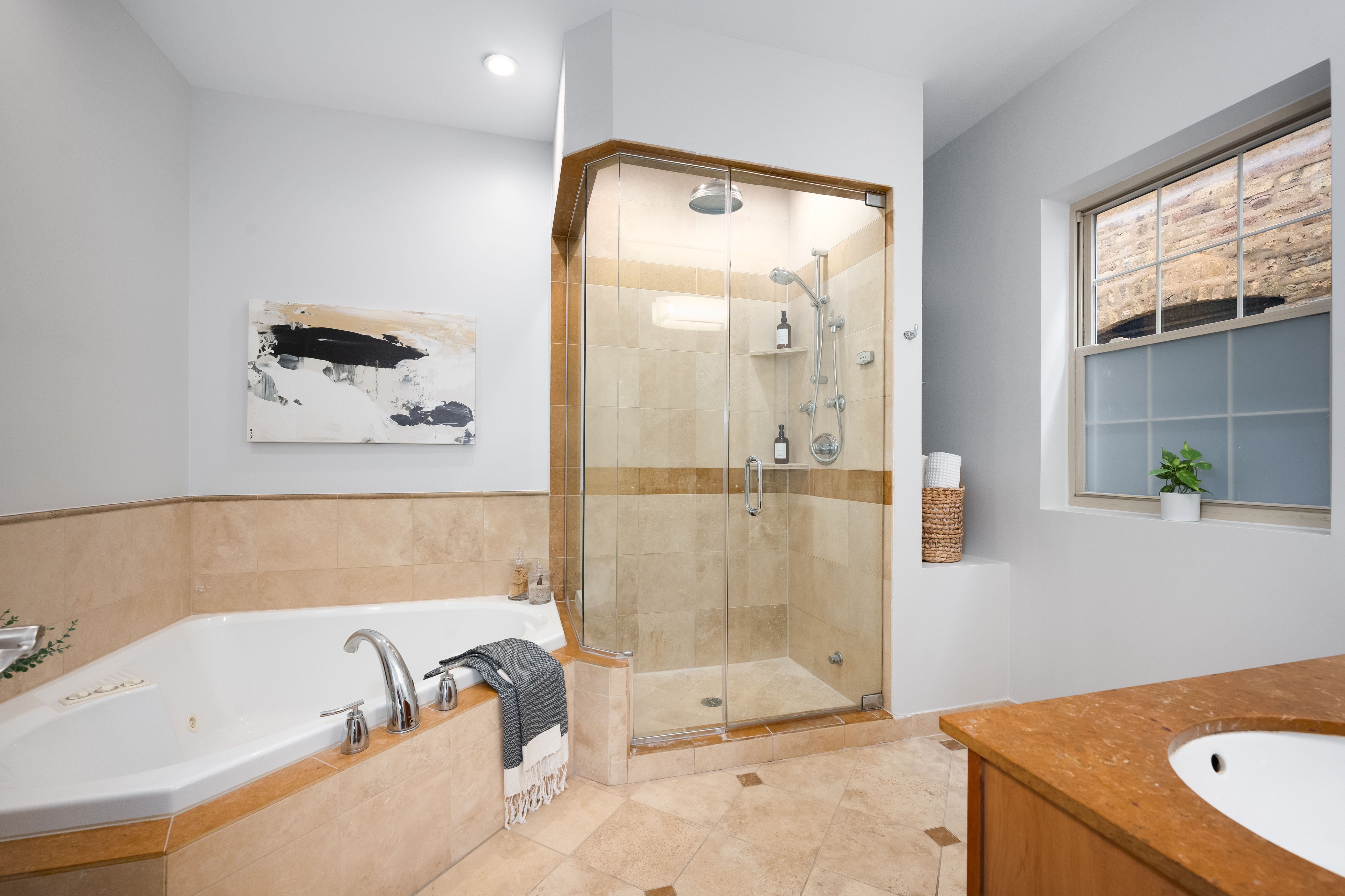 1347 N Ashland Avenue Unit# 2N