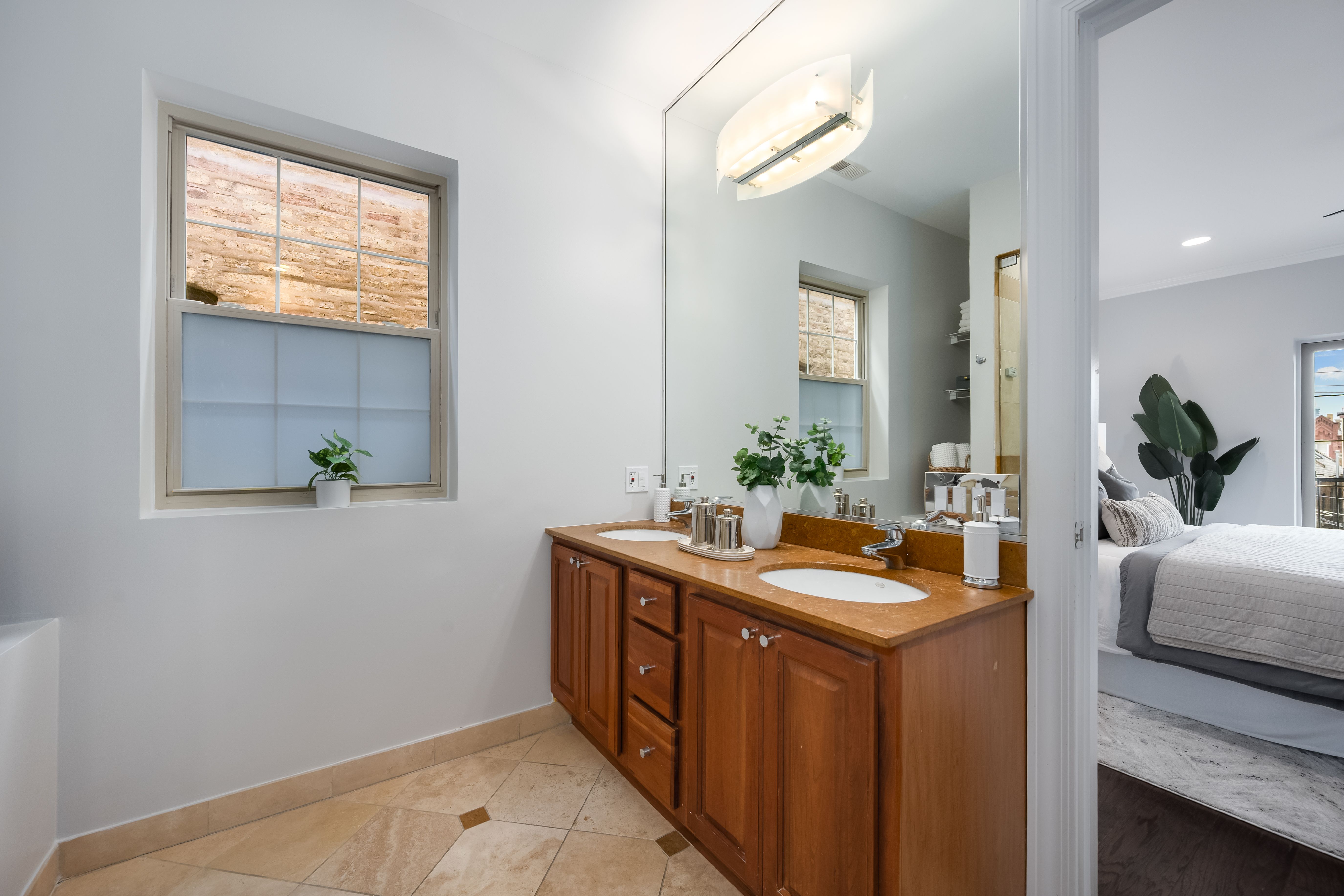 1347 N Ashland Avenue Unit# 2N