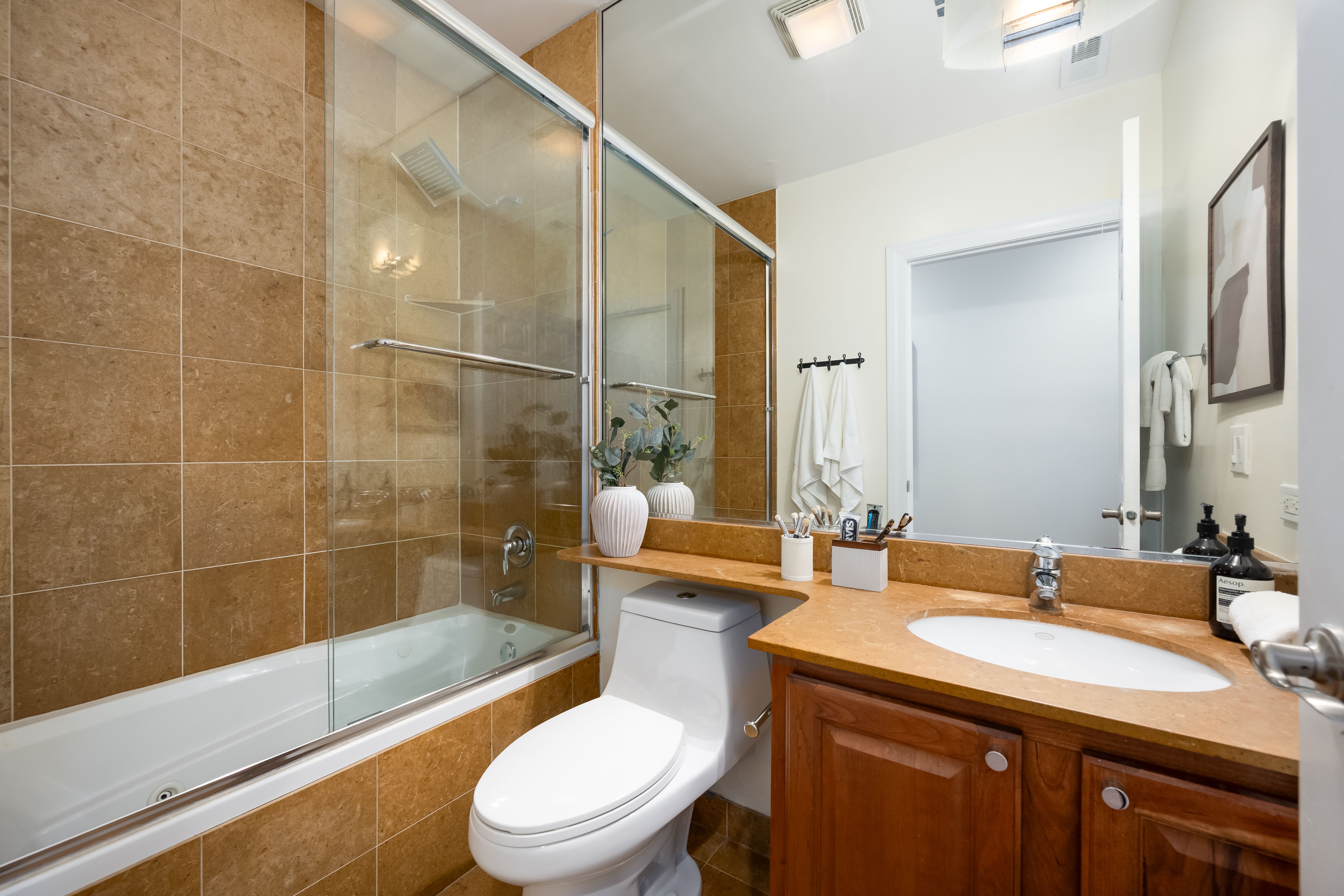 1347 N Ashland Avenue Unit# 2N