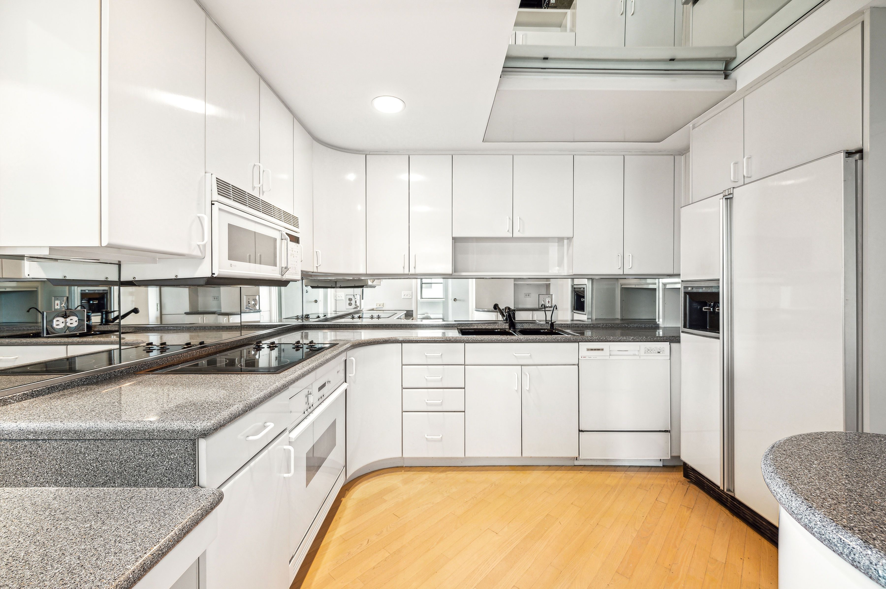 2100 N Lincoln Park West Street Unit# 12DS