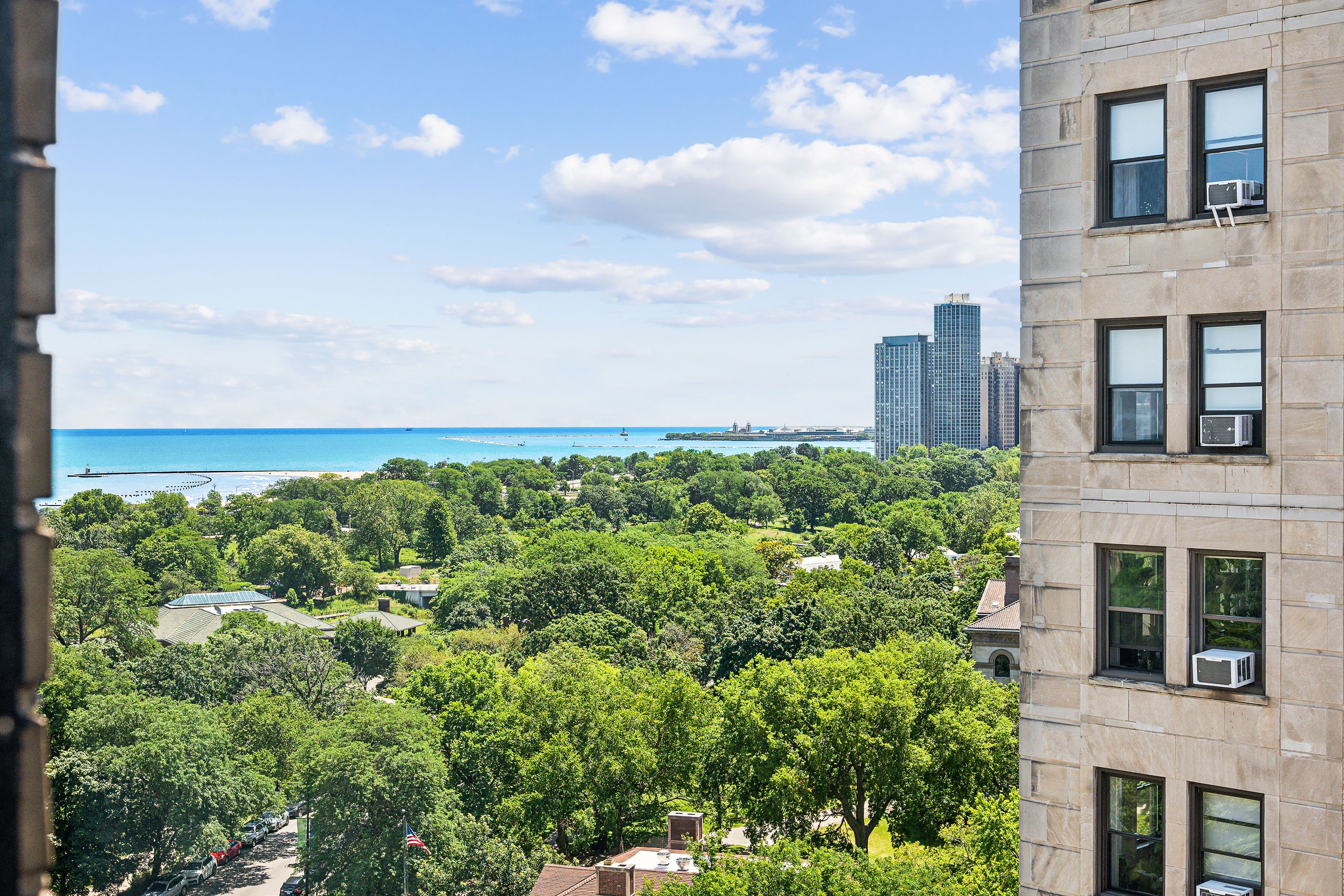2100 N Lincoln Park West Street Unit# 12DS