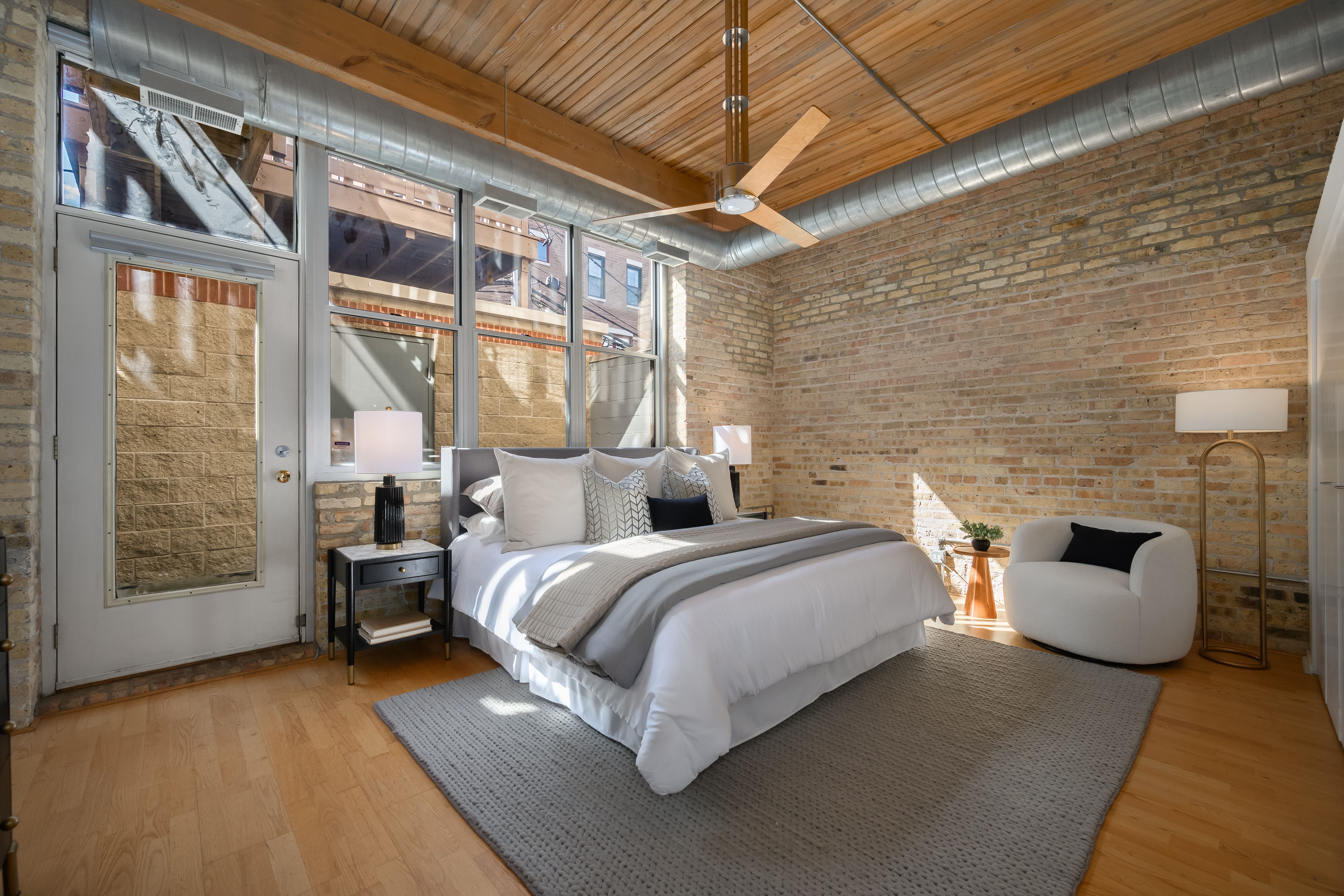 2333 W St. Paul Avenue Unit# 200