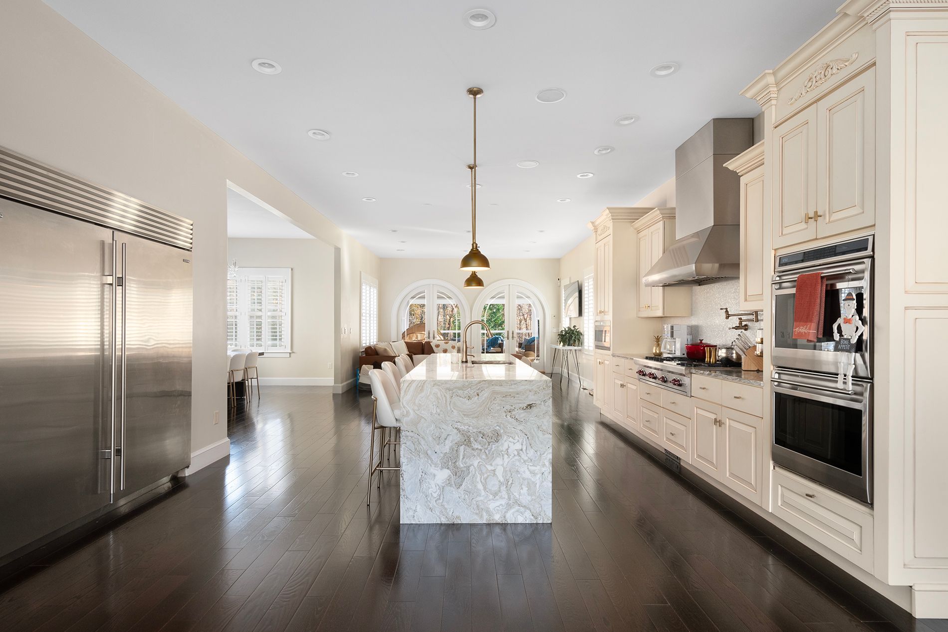 18 Lebaron Court 