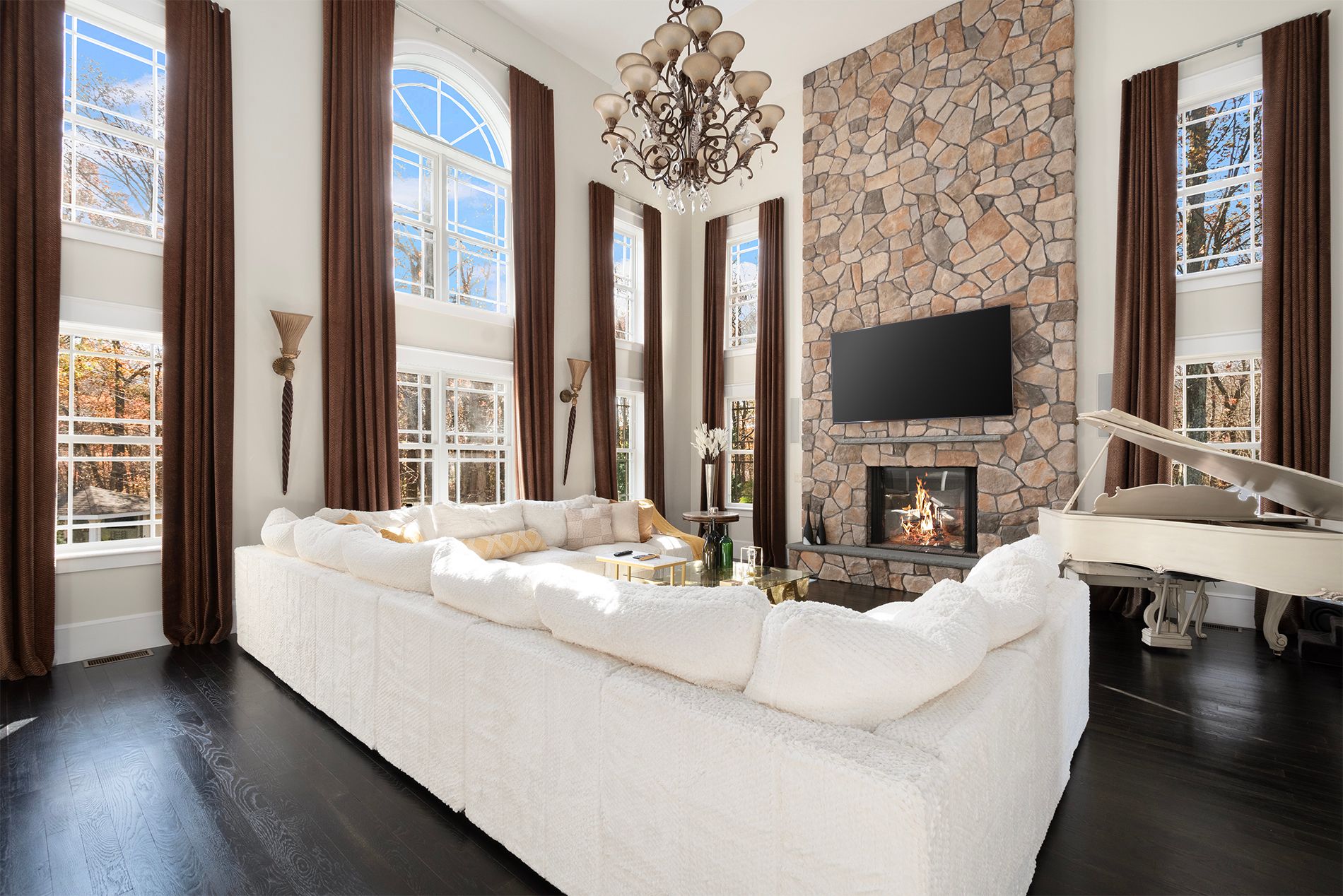 18 Lebaron Court 