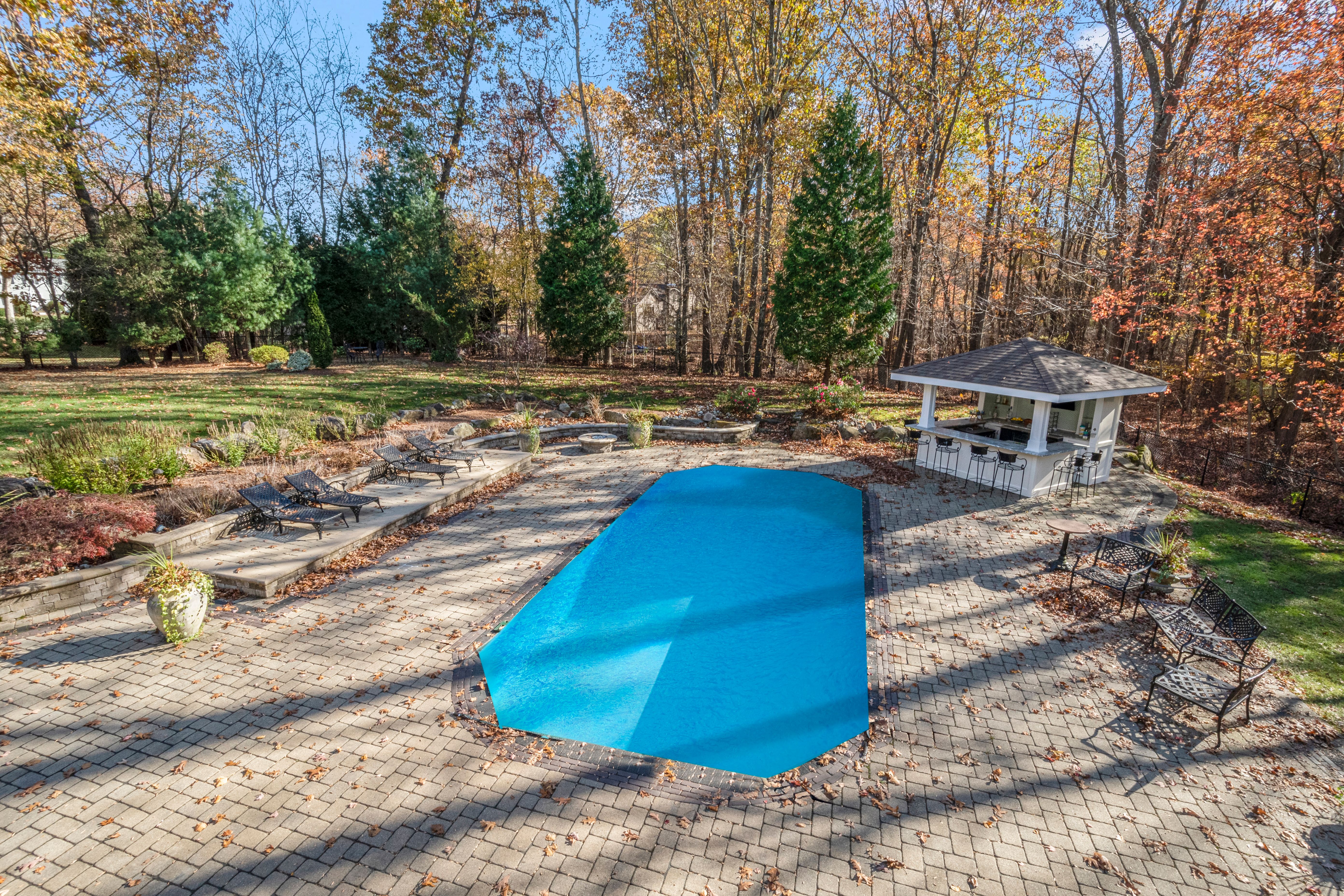 18 Lebaron Court 