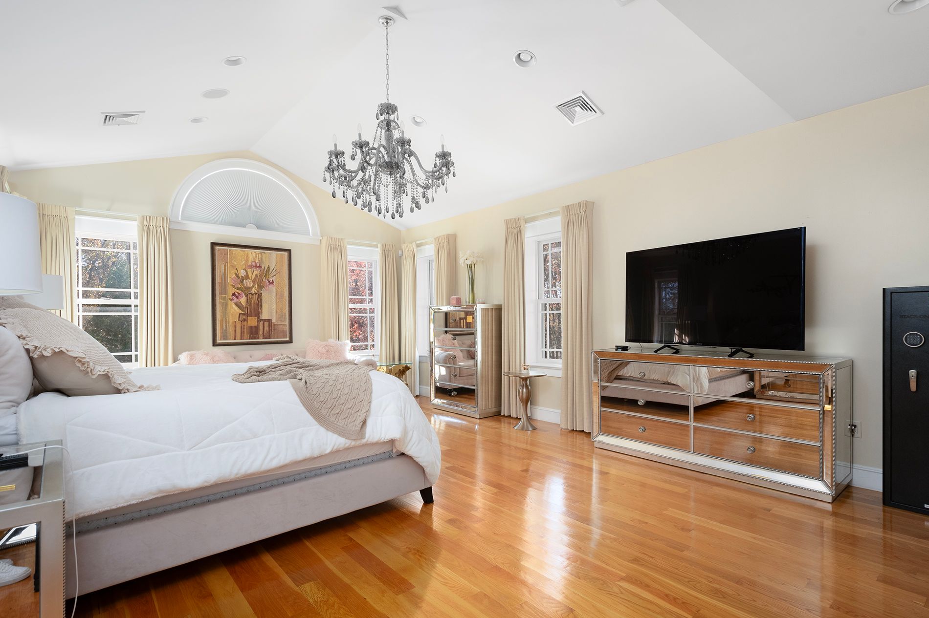 18 Lebaron Court 