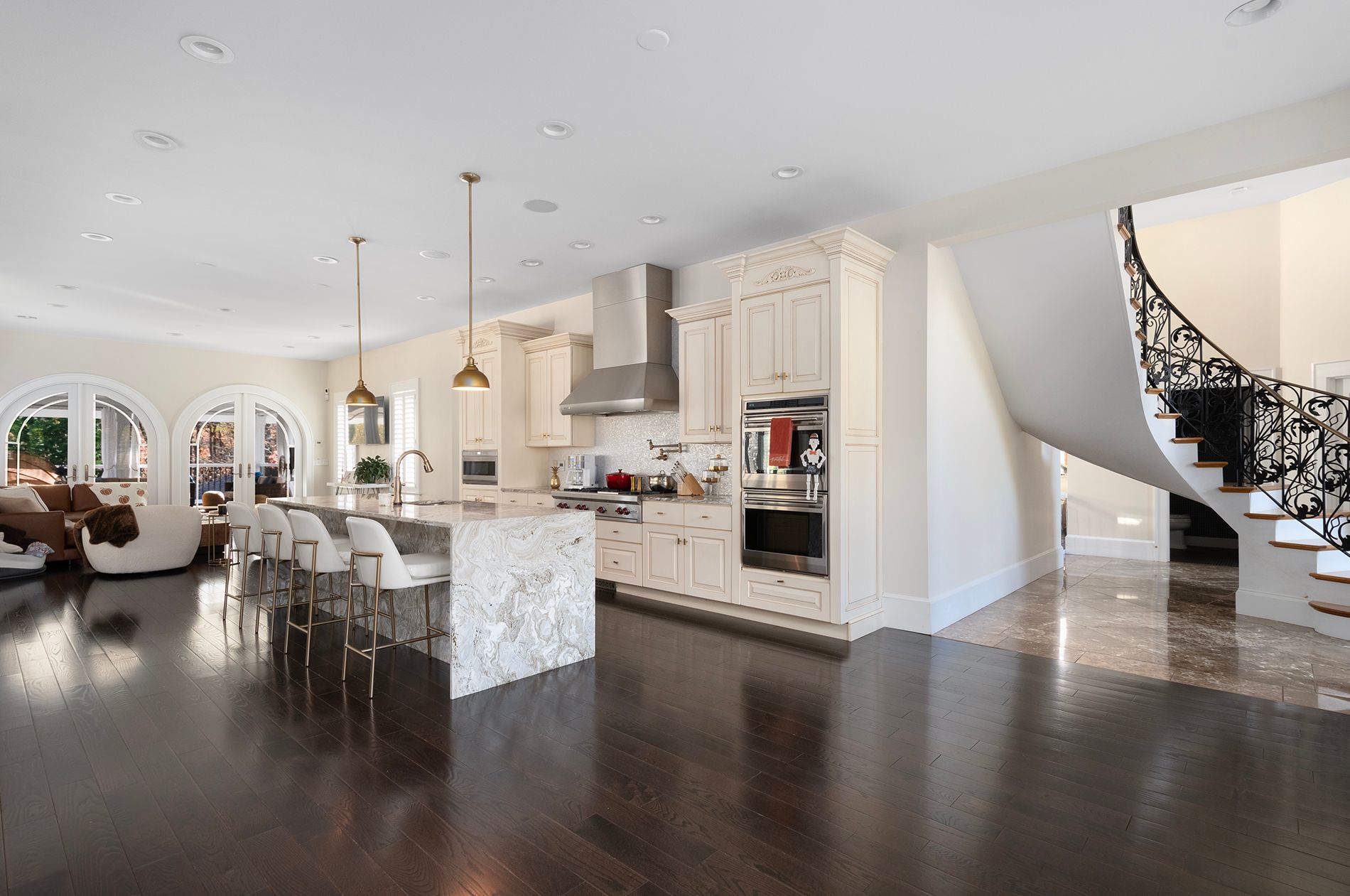 18 Lebaron Court 