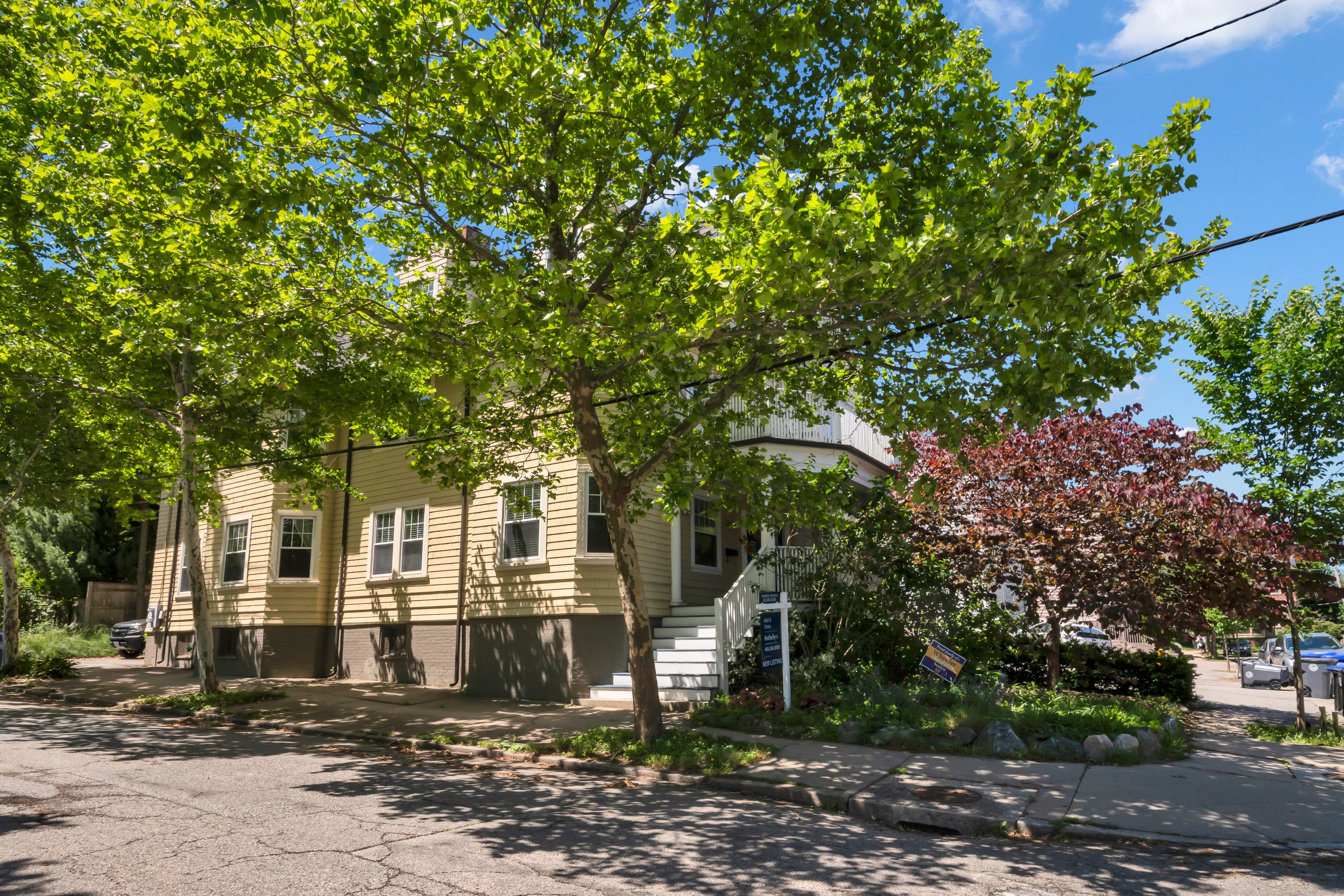 260 Brown Street 