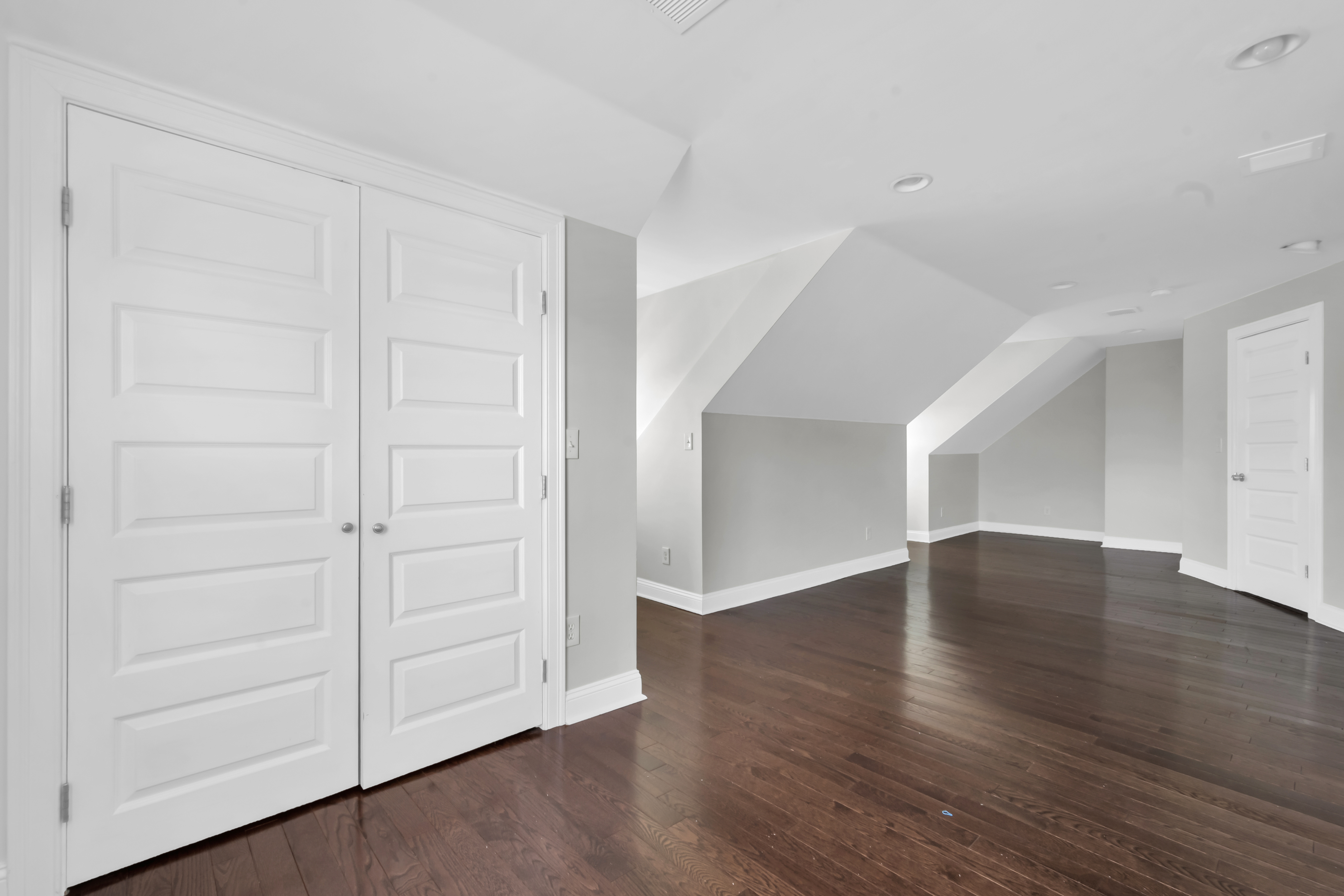 260 Brown Street 