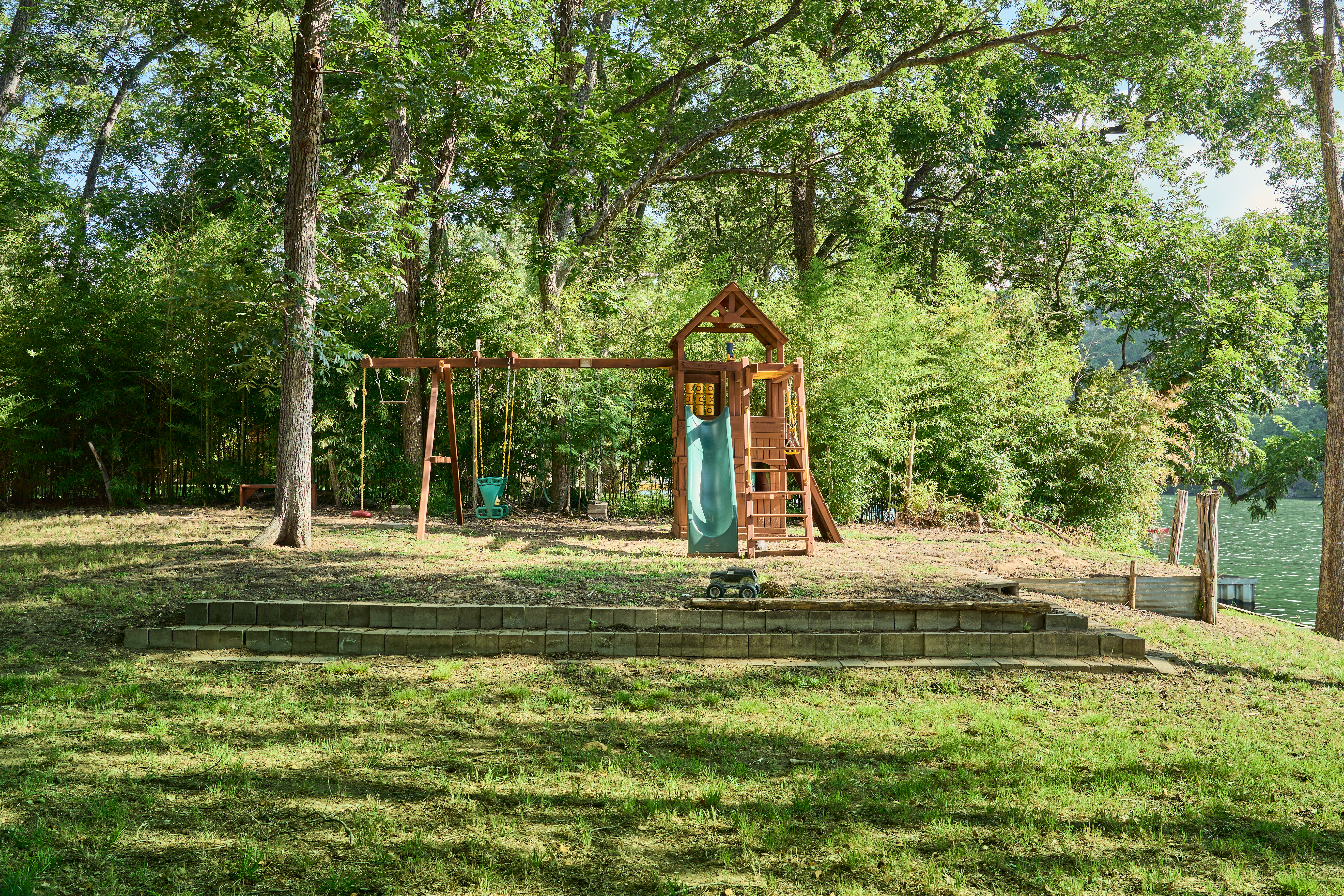 2701 River Hills Road 