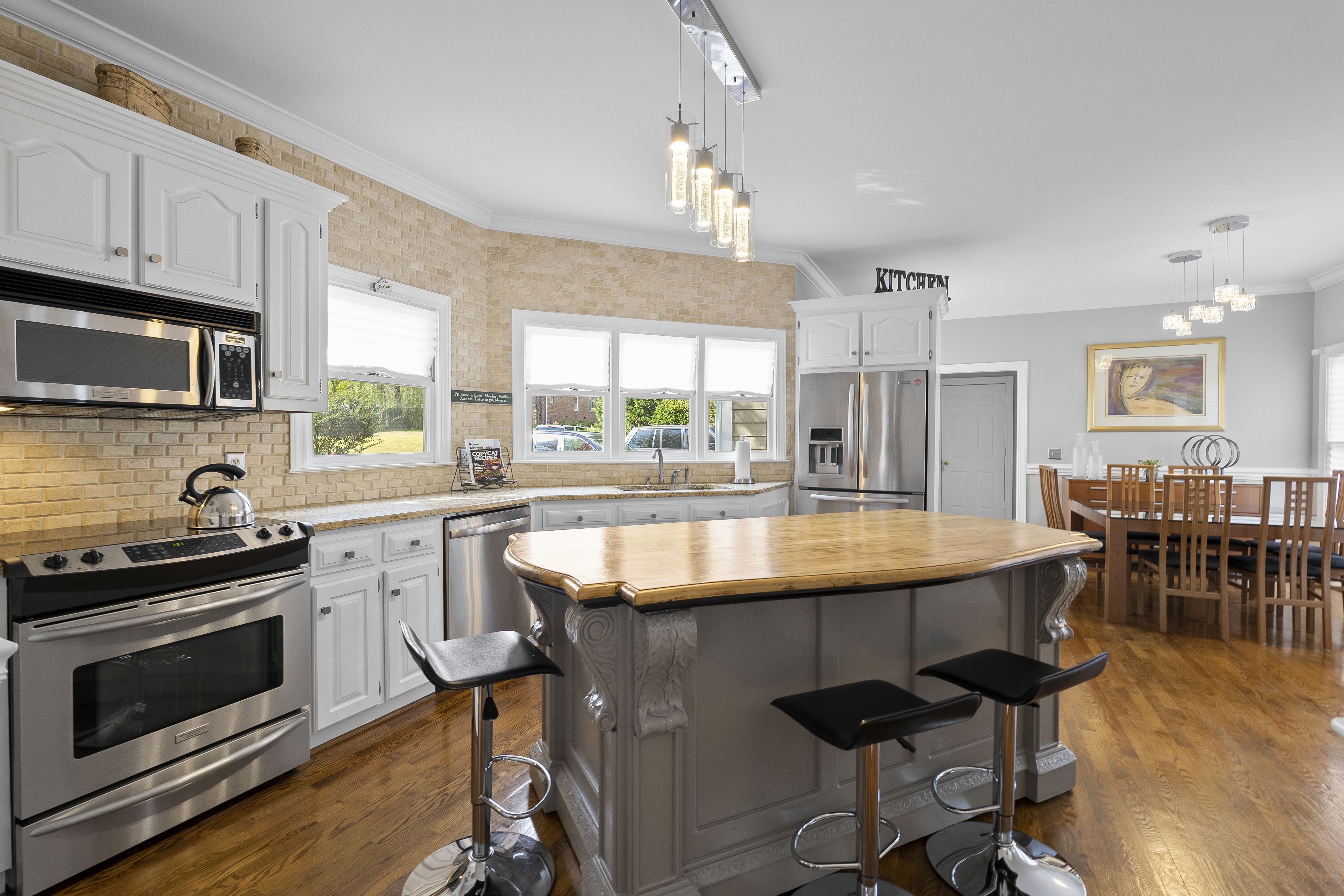 501 Meadowsweet Lane 