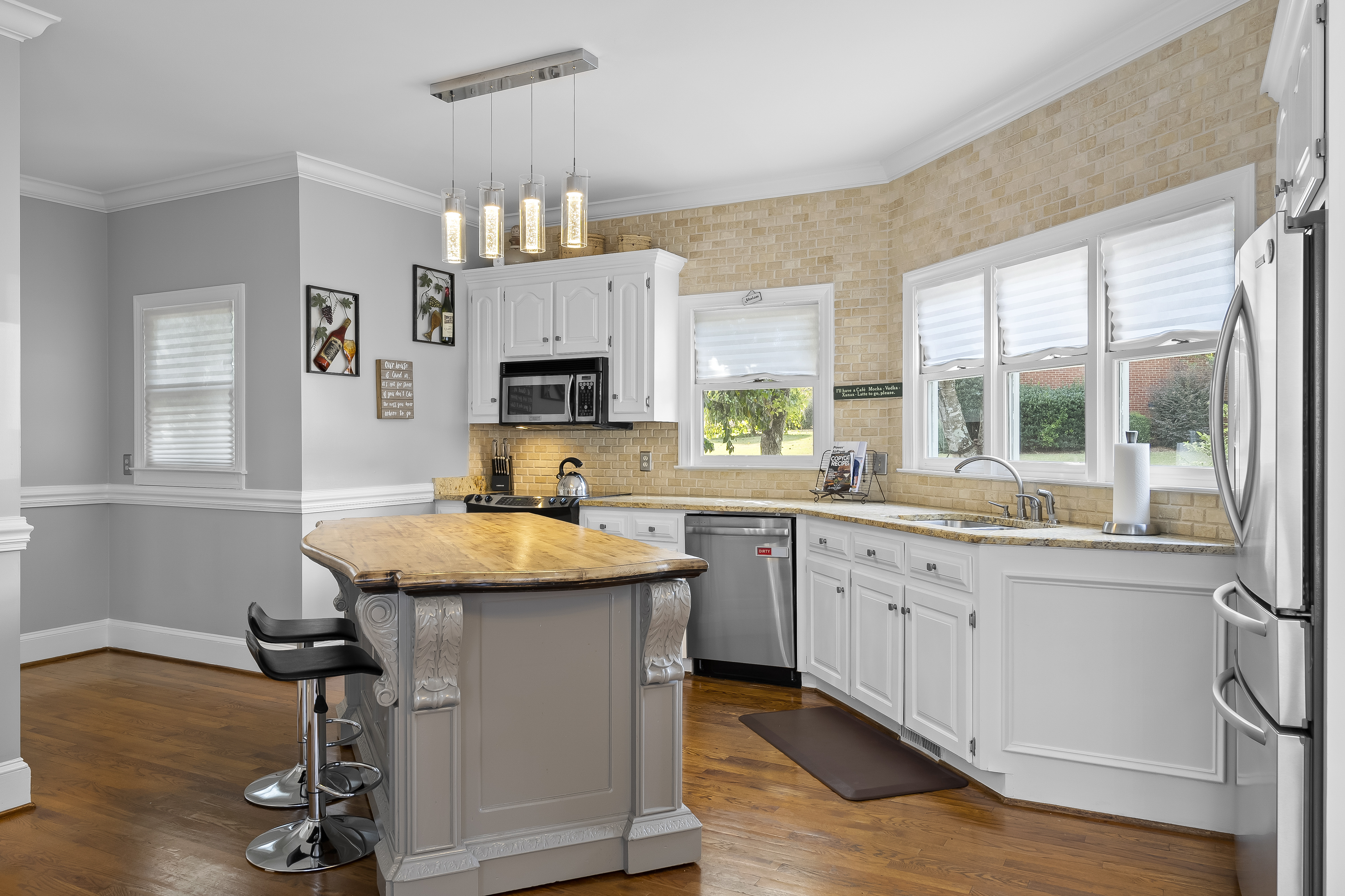 501 Meadowsweet Lane 
