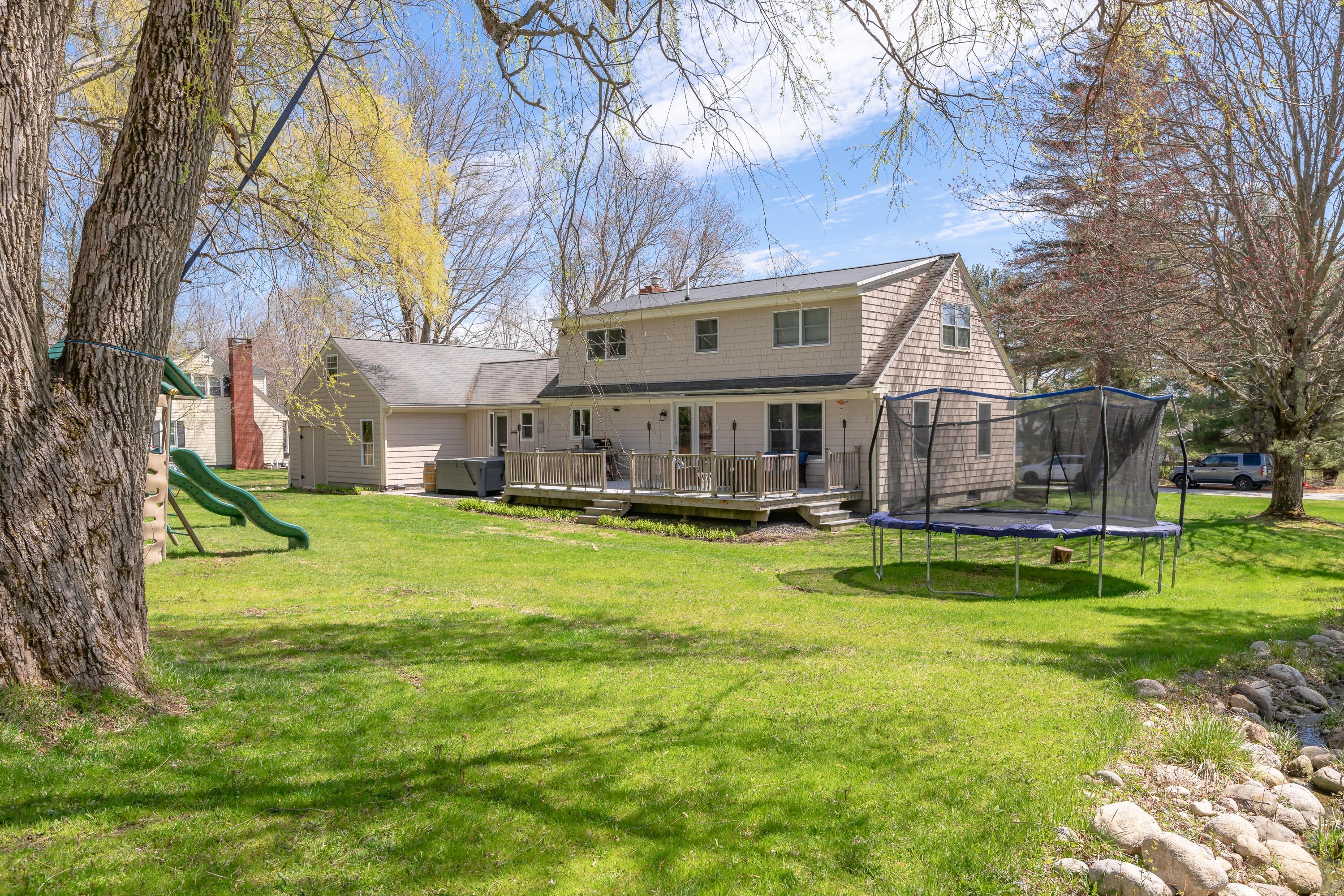 25 West Circle
