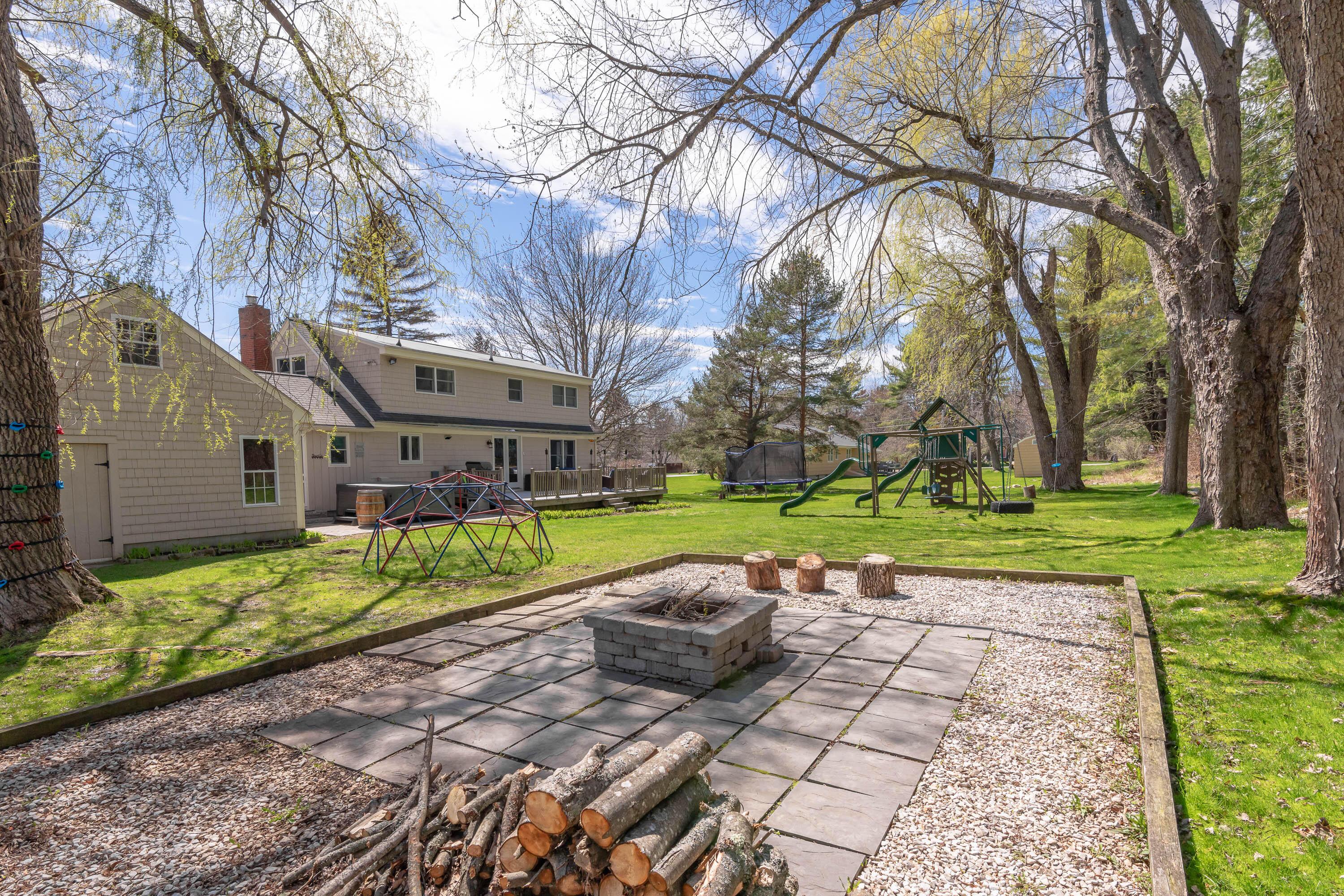 25 West Circle