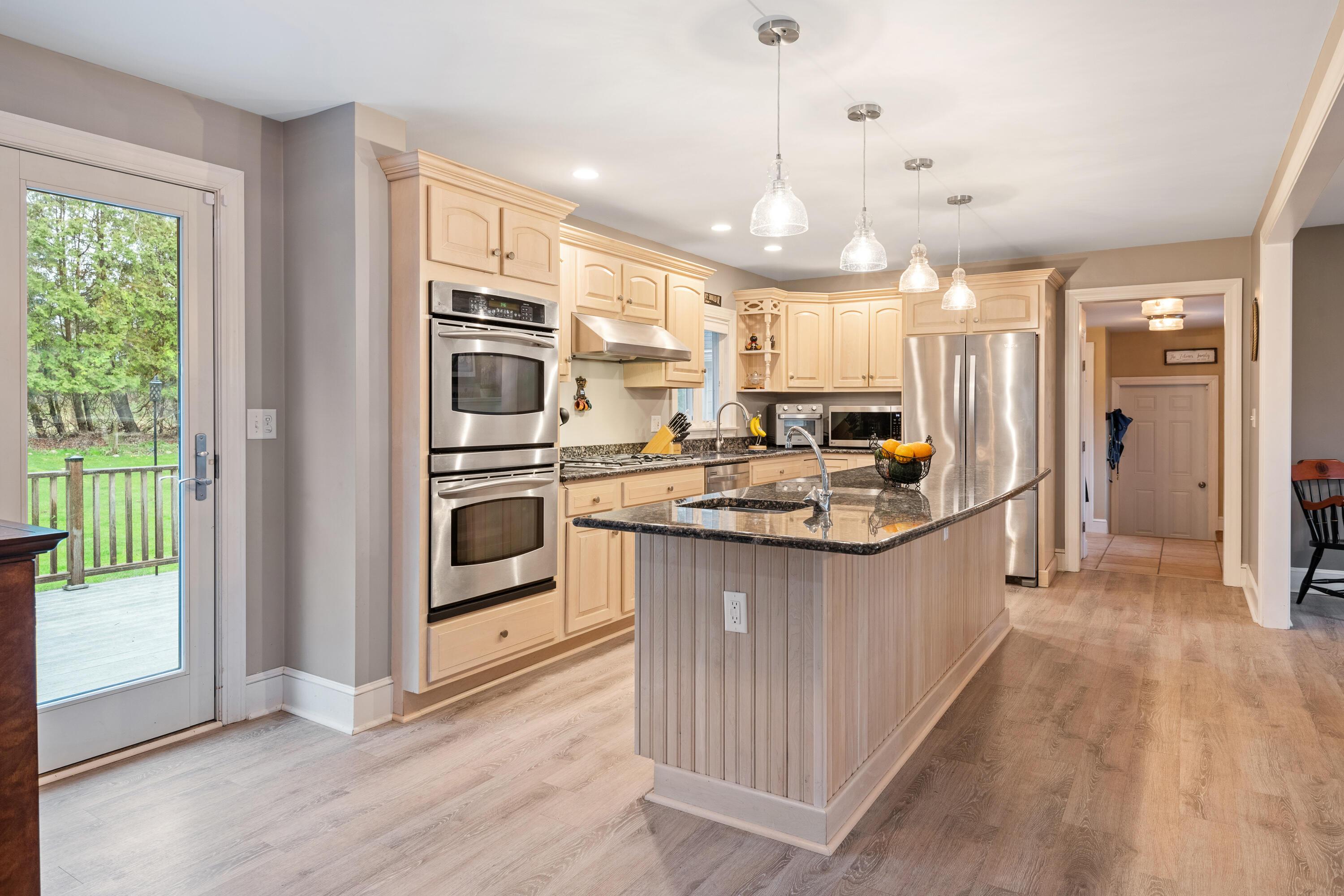 25 West Circle