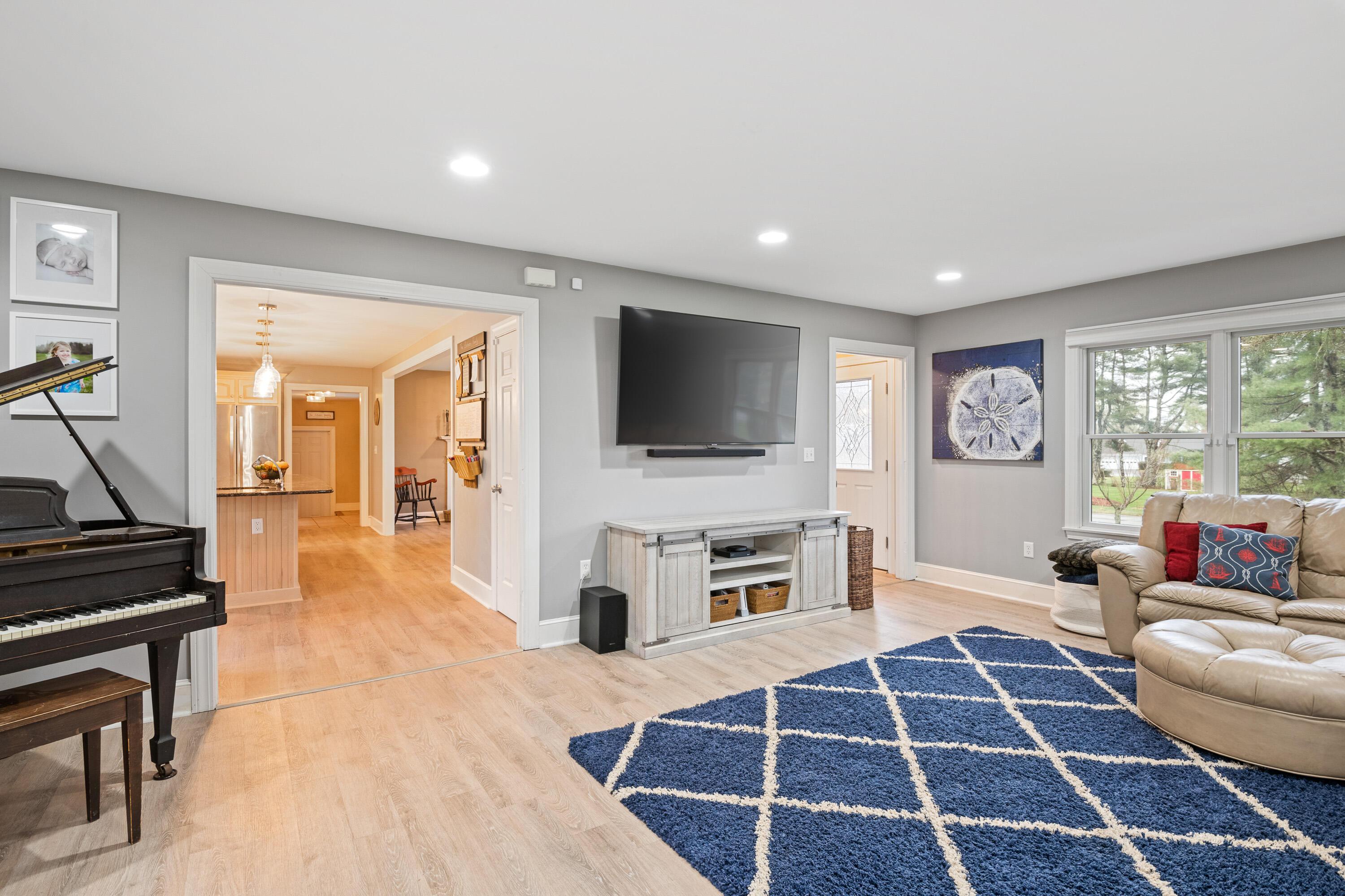 25 West Circle