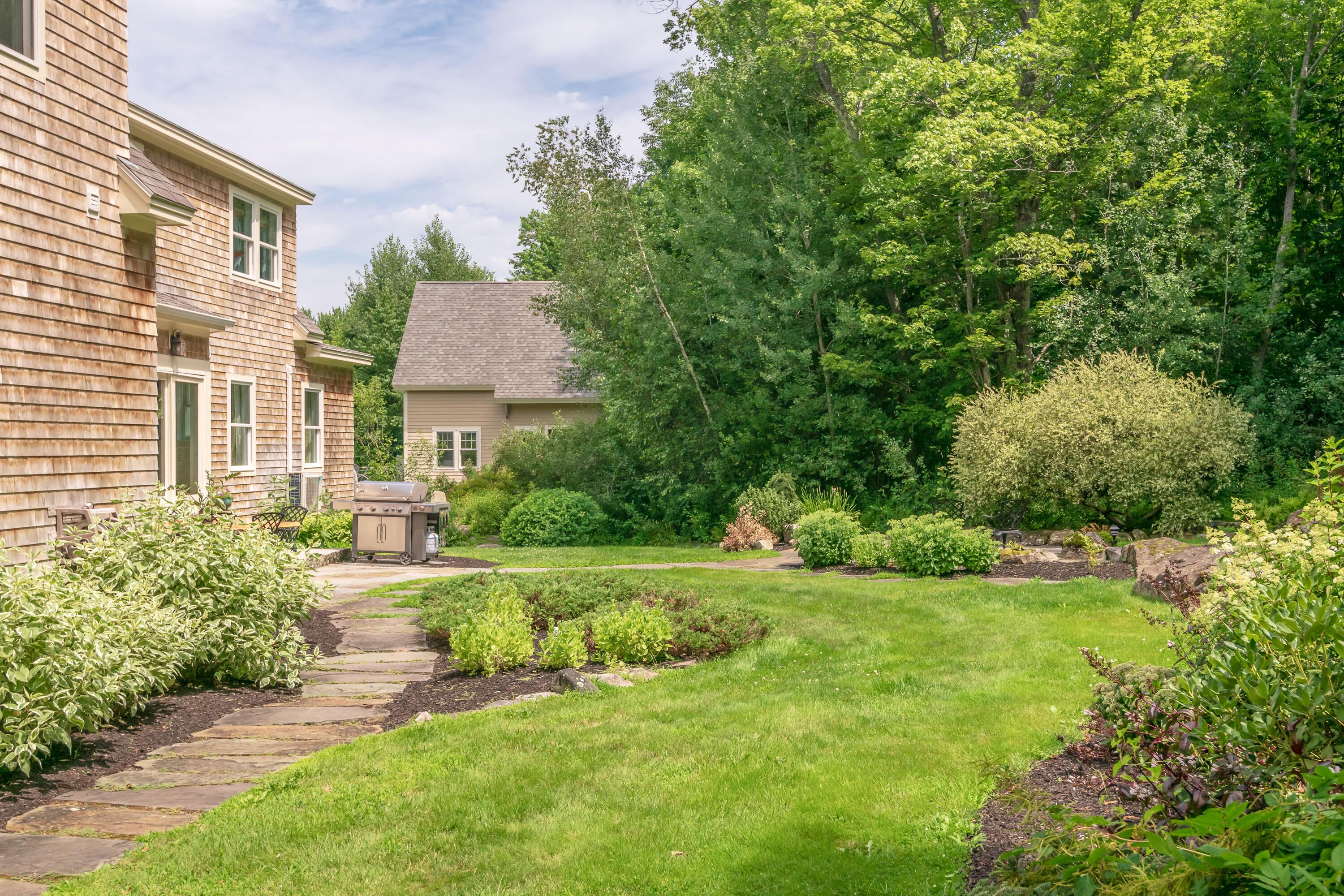 17 Fieldstone Lane