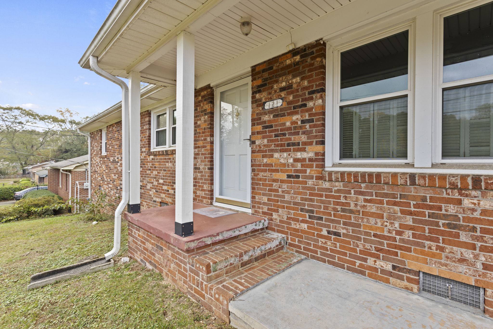 121 Oak Hill Drive 