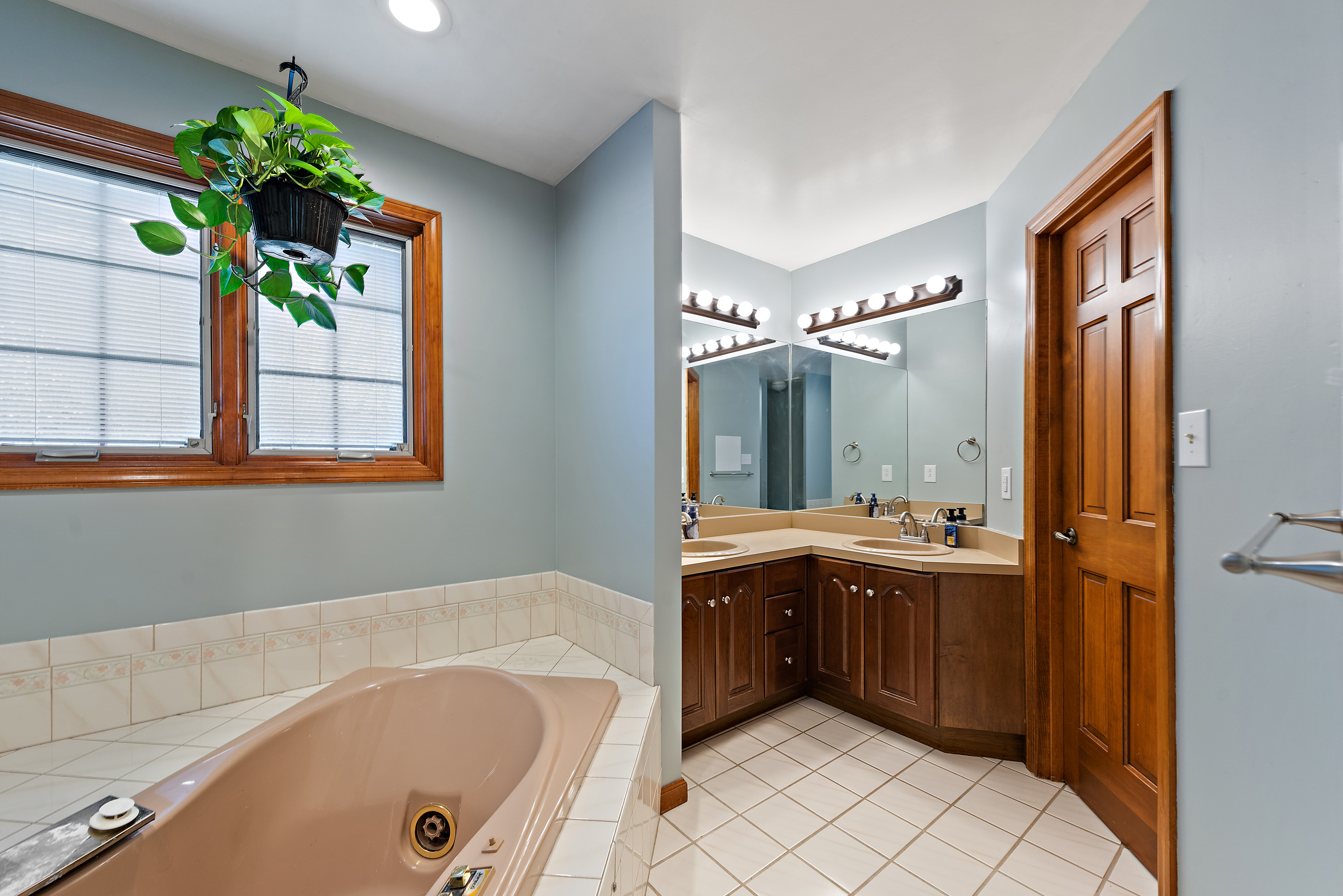 2547 Wexford Bayne Road