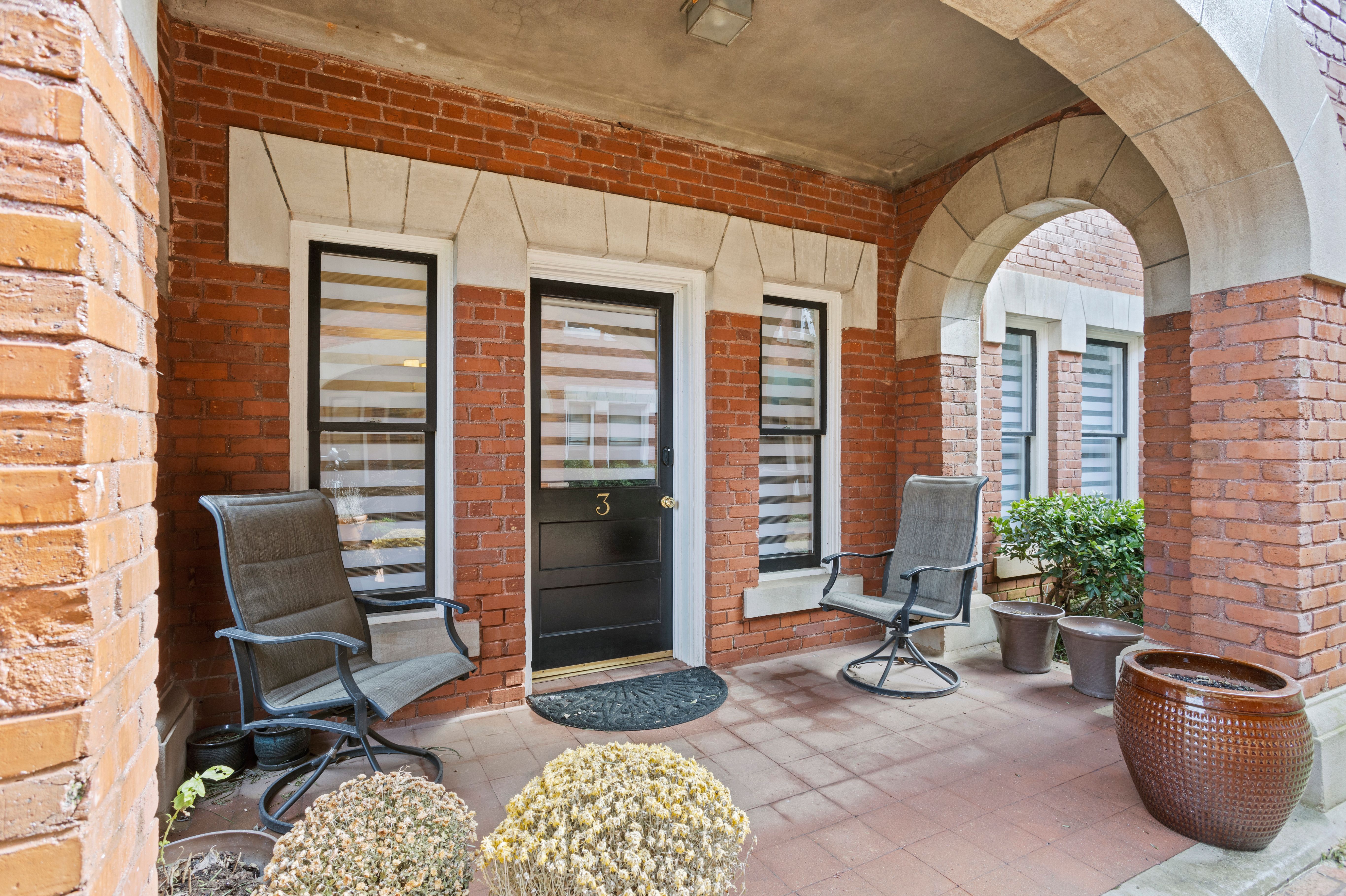 400 East Washington Street Unit 3