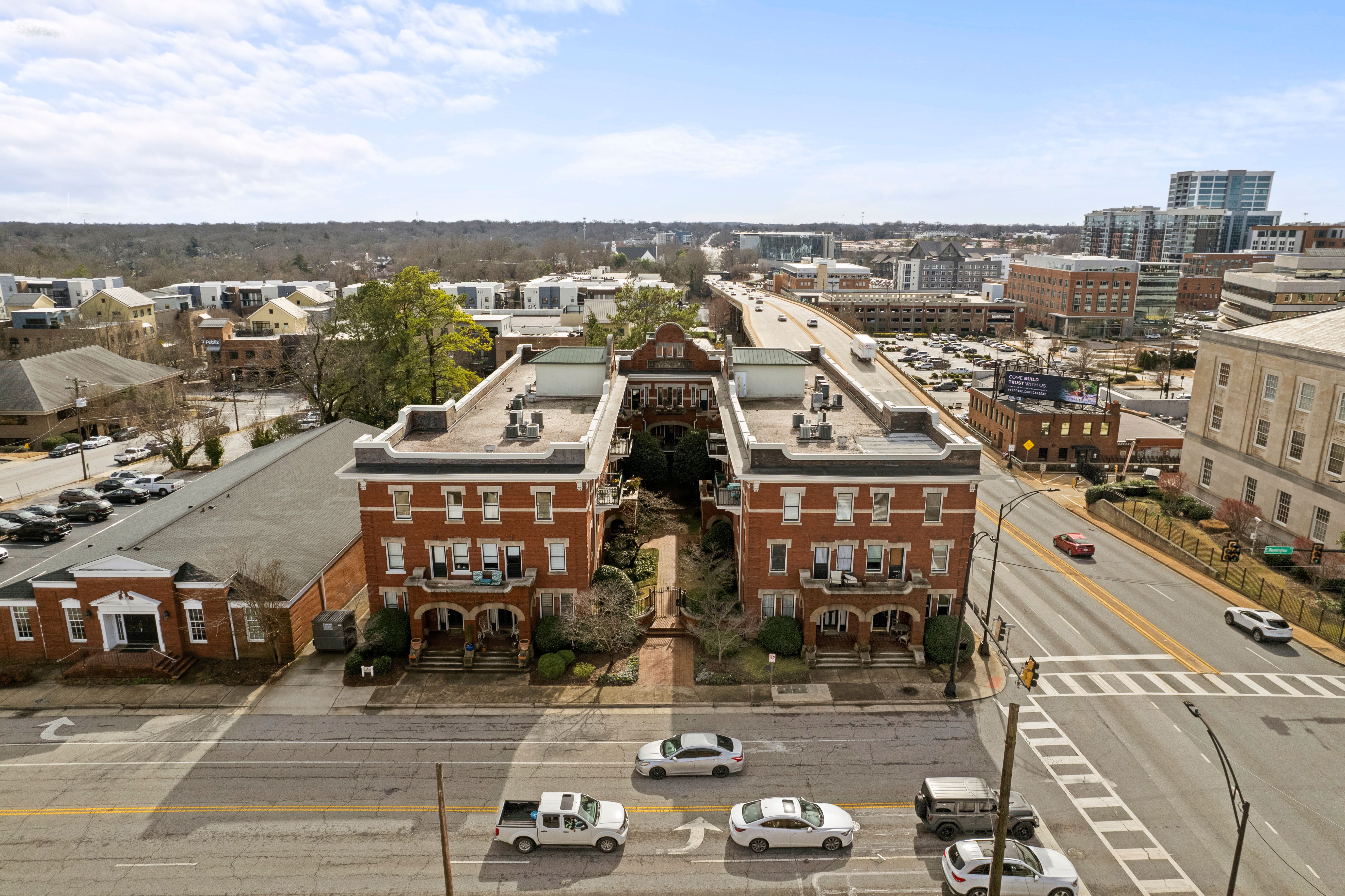 400 East Washington Street Unit 3