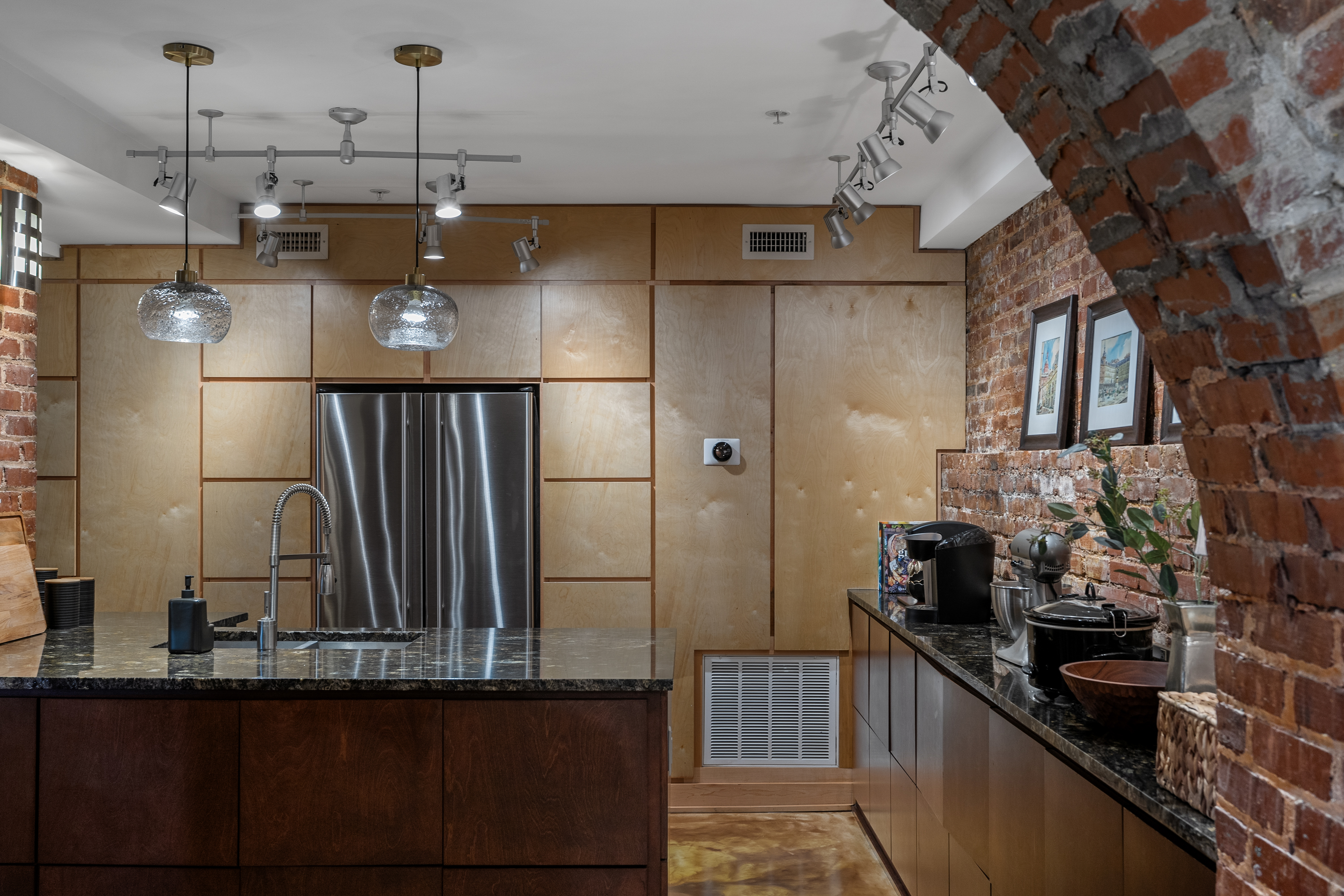 400 East Washington Street Unit 28