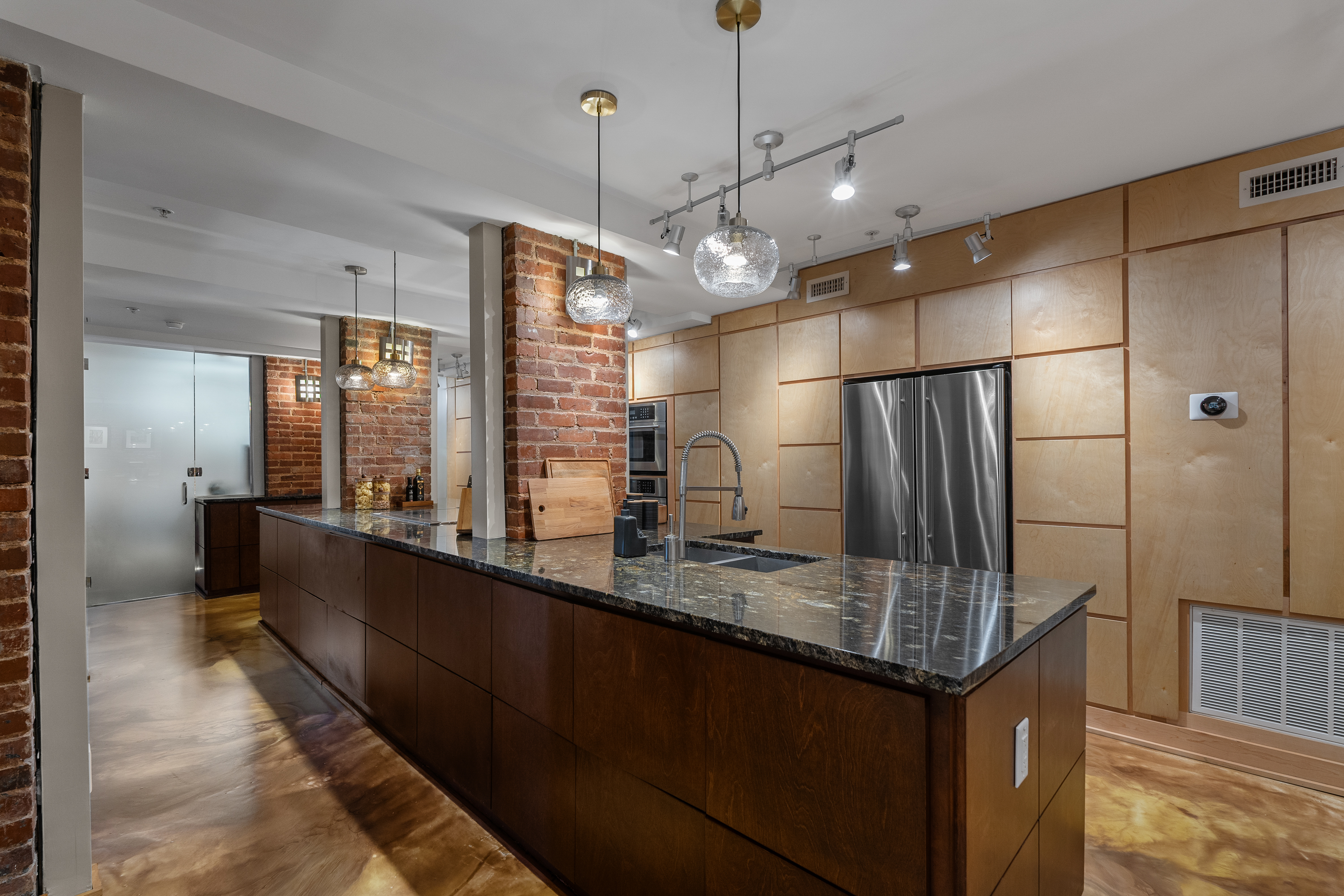 400 East Washington Street Unit 28