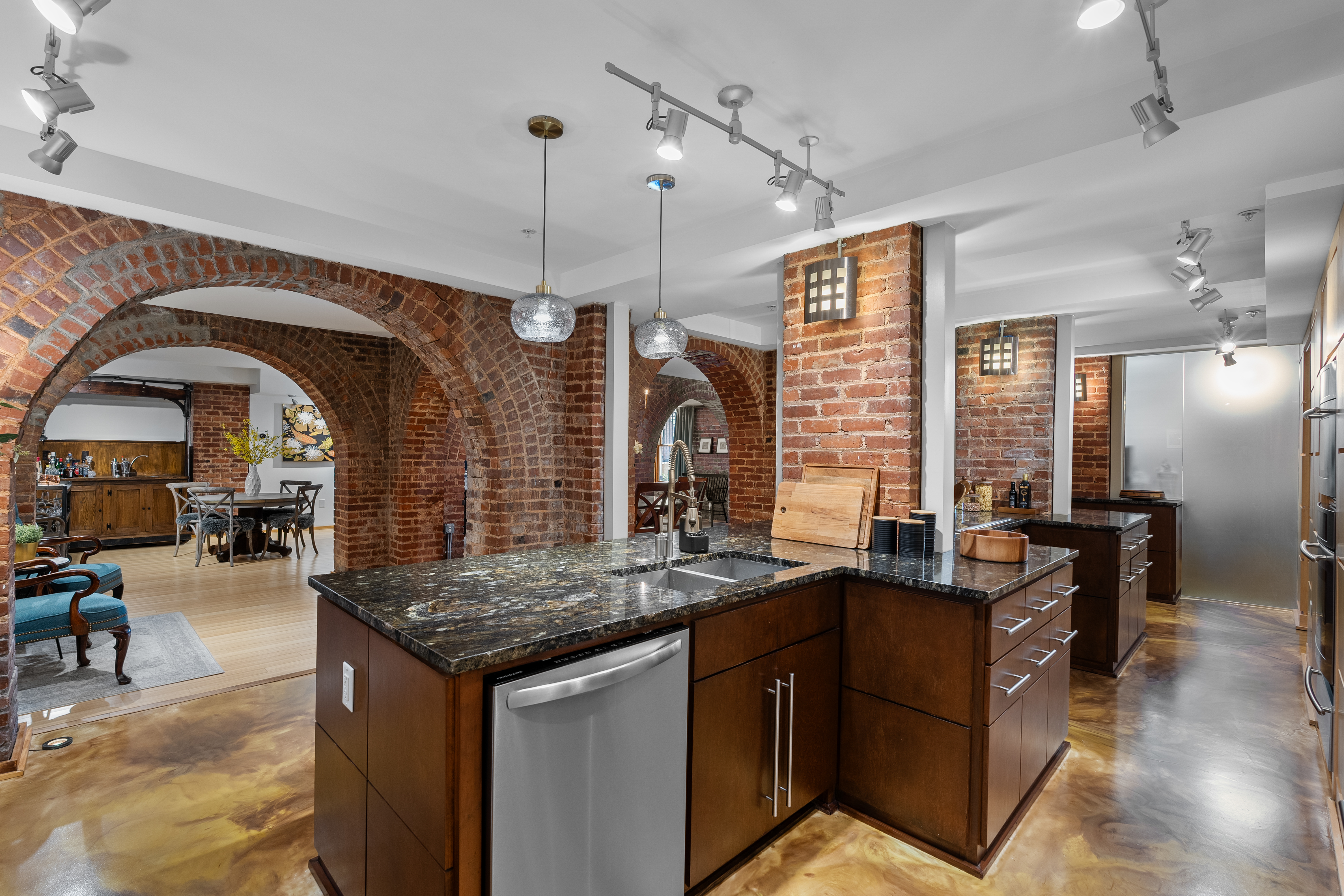 400 East Washington Street Unit 28