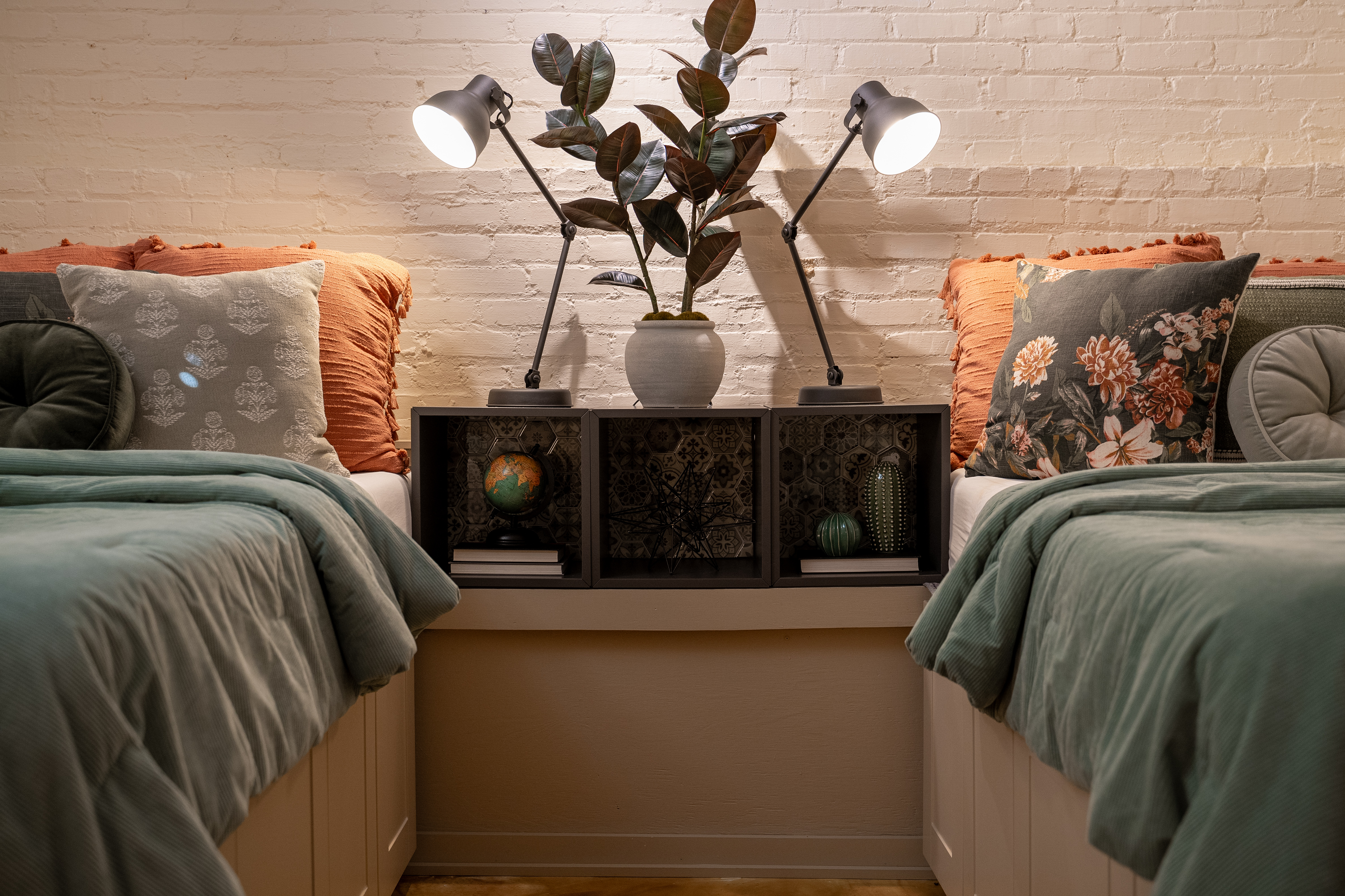 400 East Washington Street Unit 28