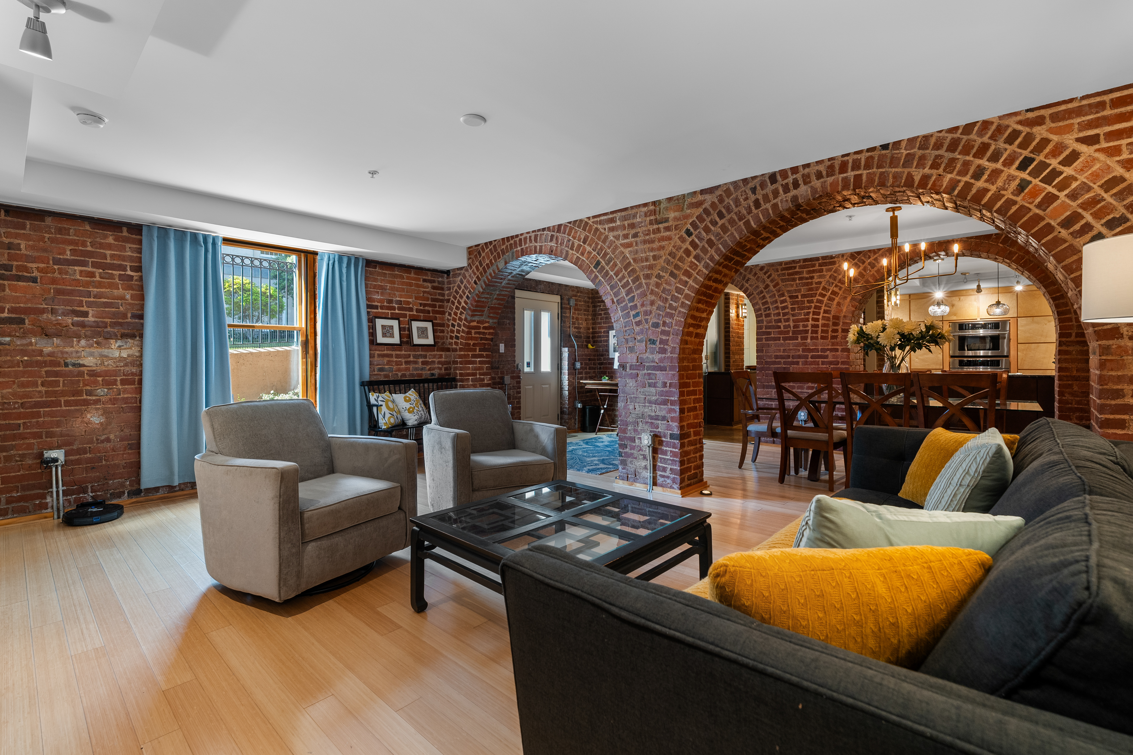 400 East Washington Street Unit 28