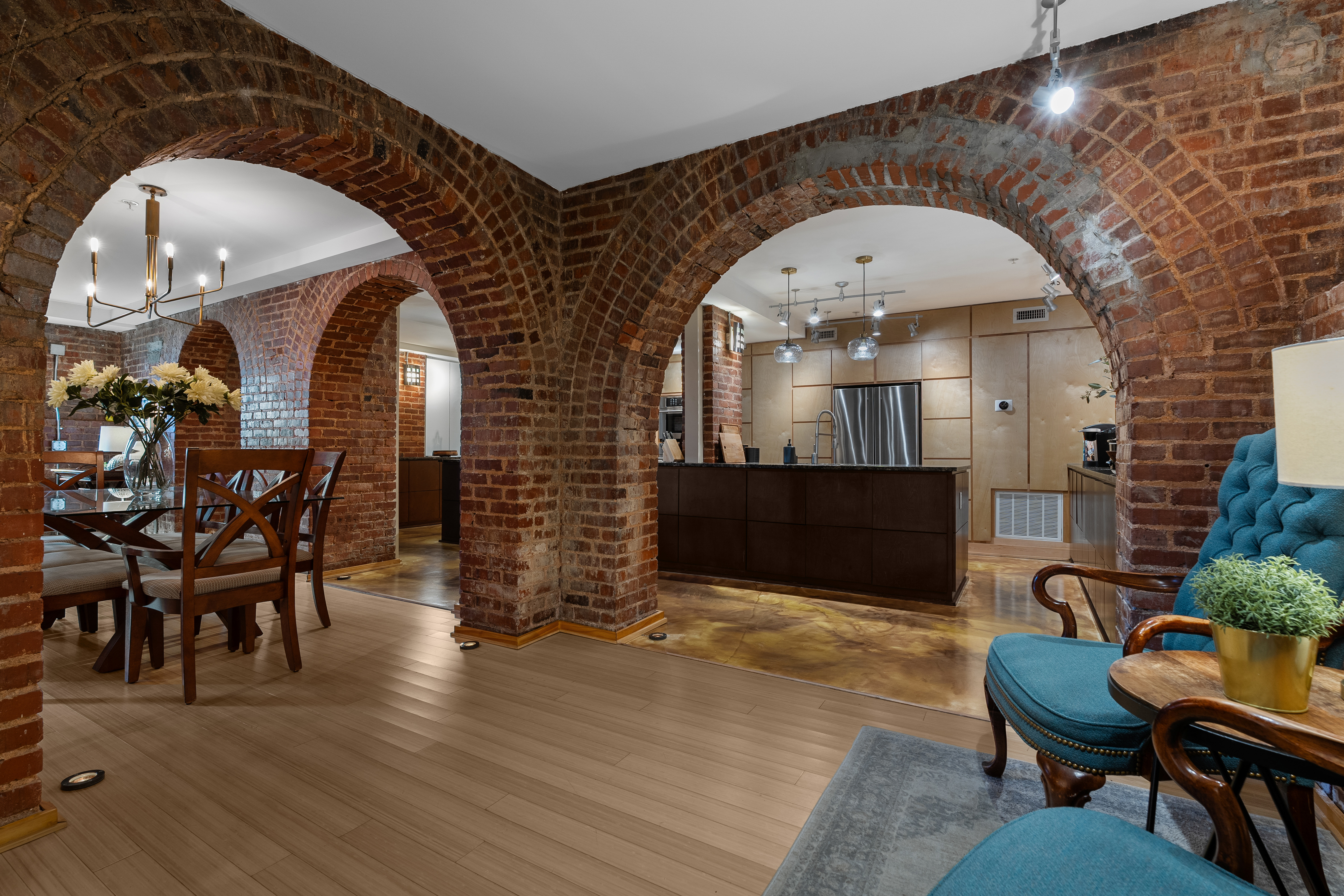 400 East Washington Street Unit 28