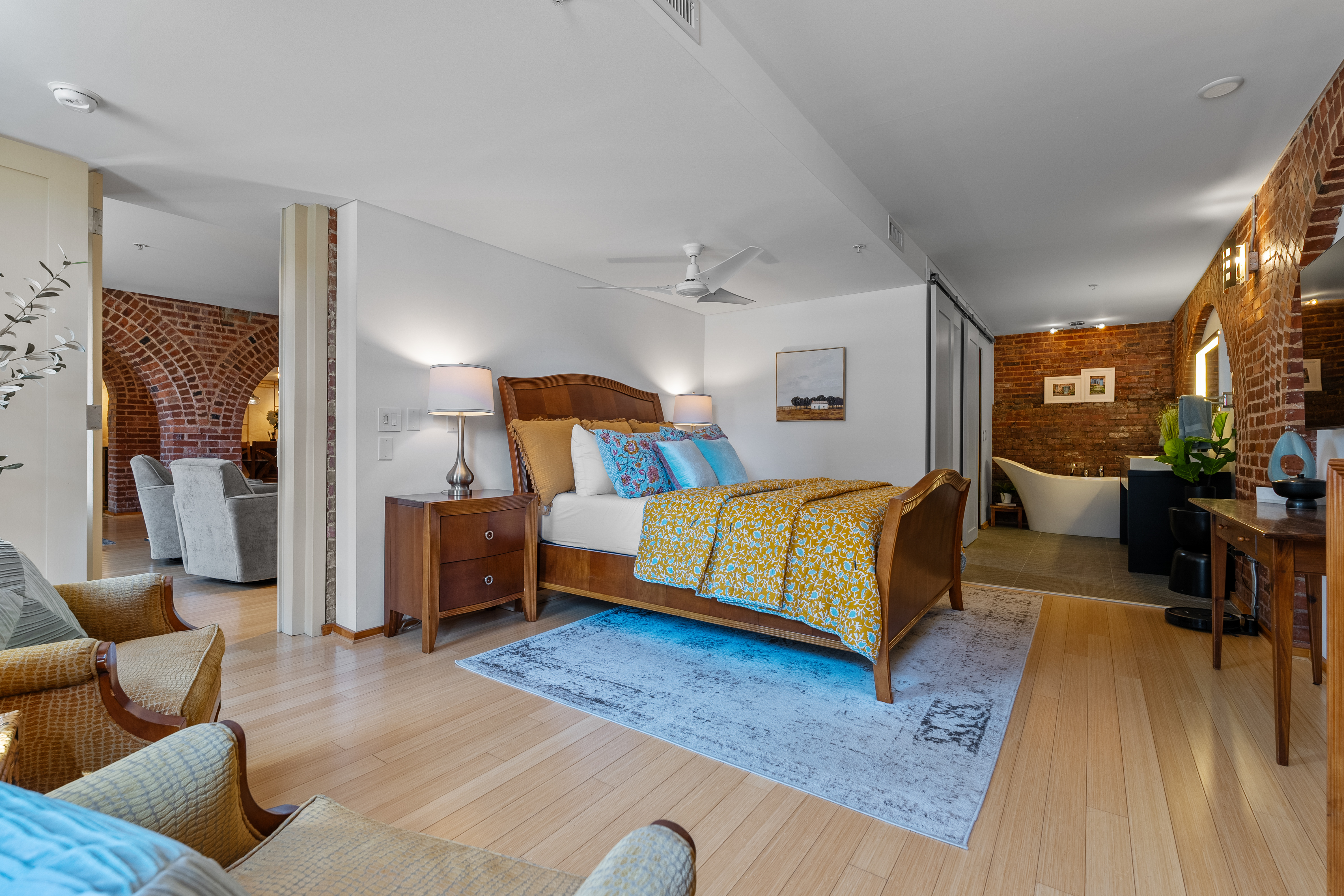 400 East Washington Street Unit 28