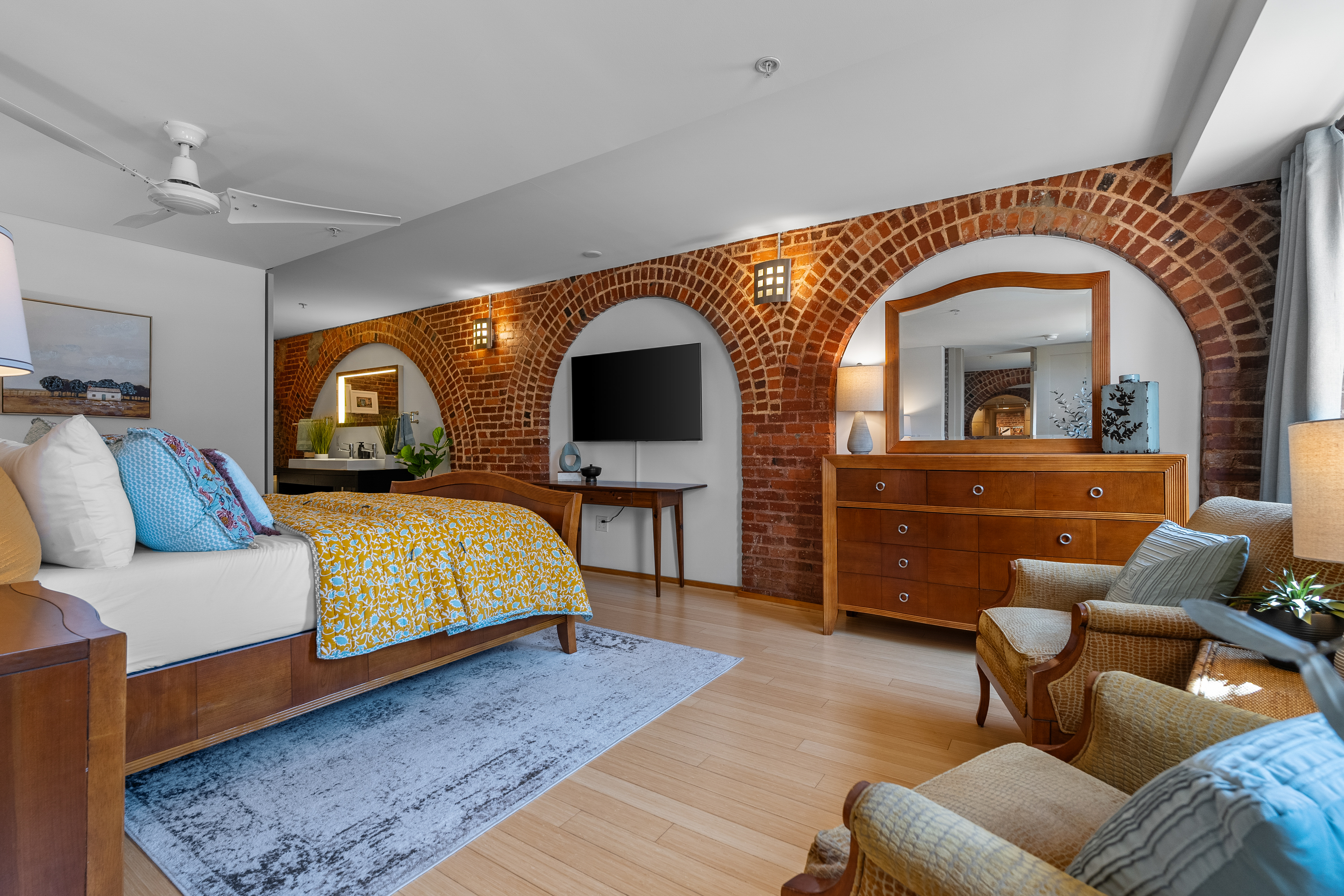 400 East Washington Street Unit 28