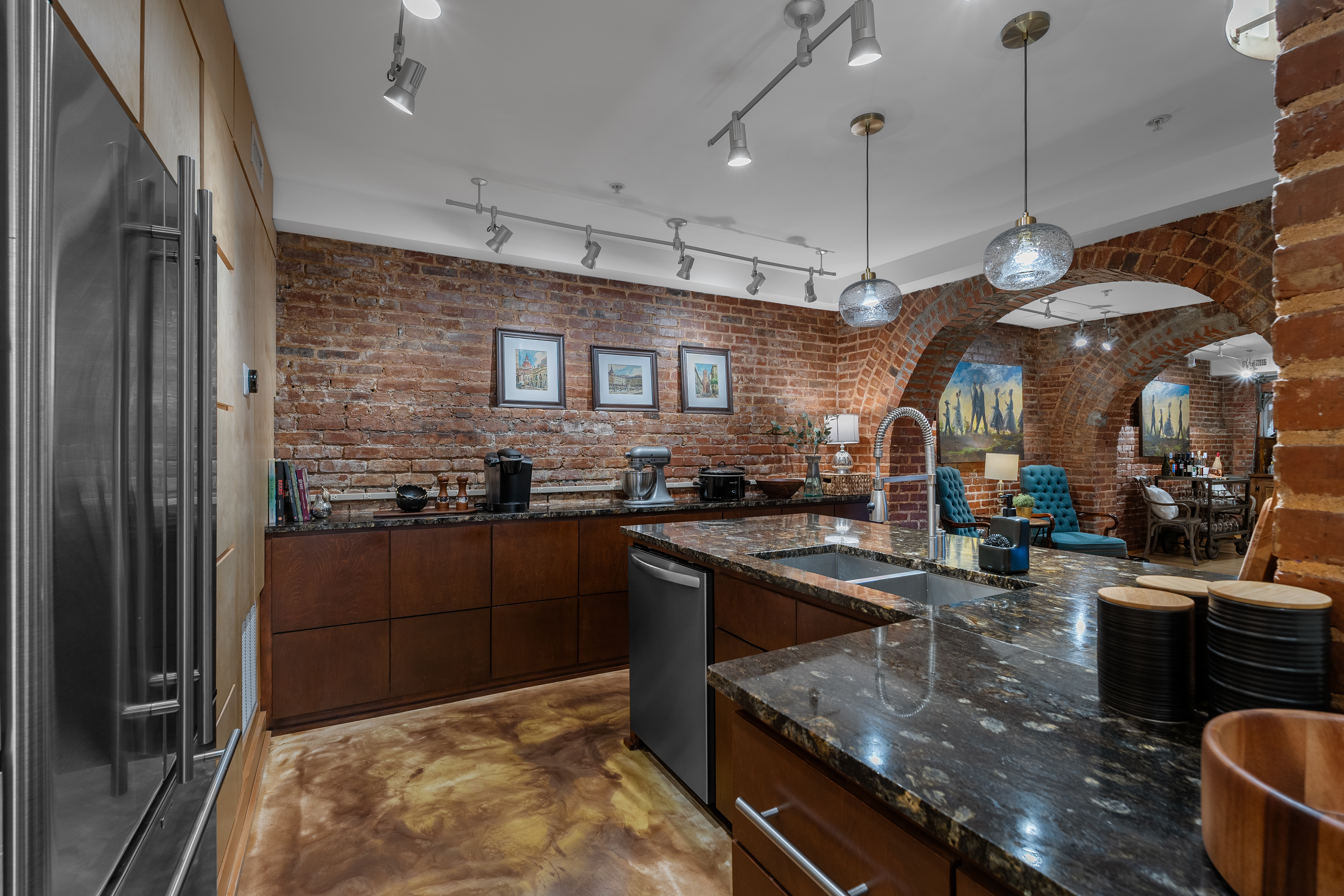 400 East Washington Street Unit 28