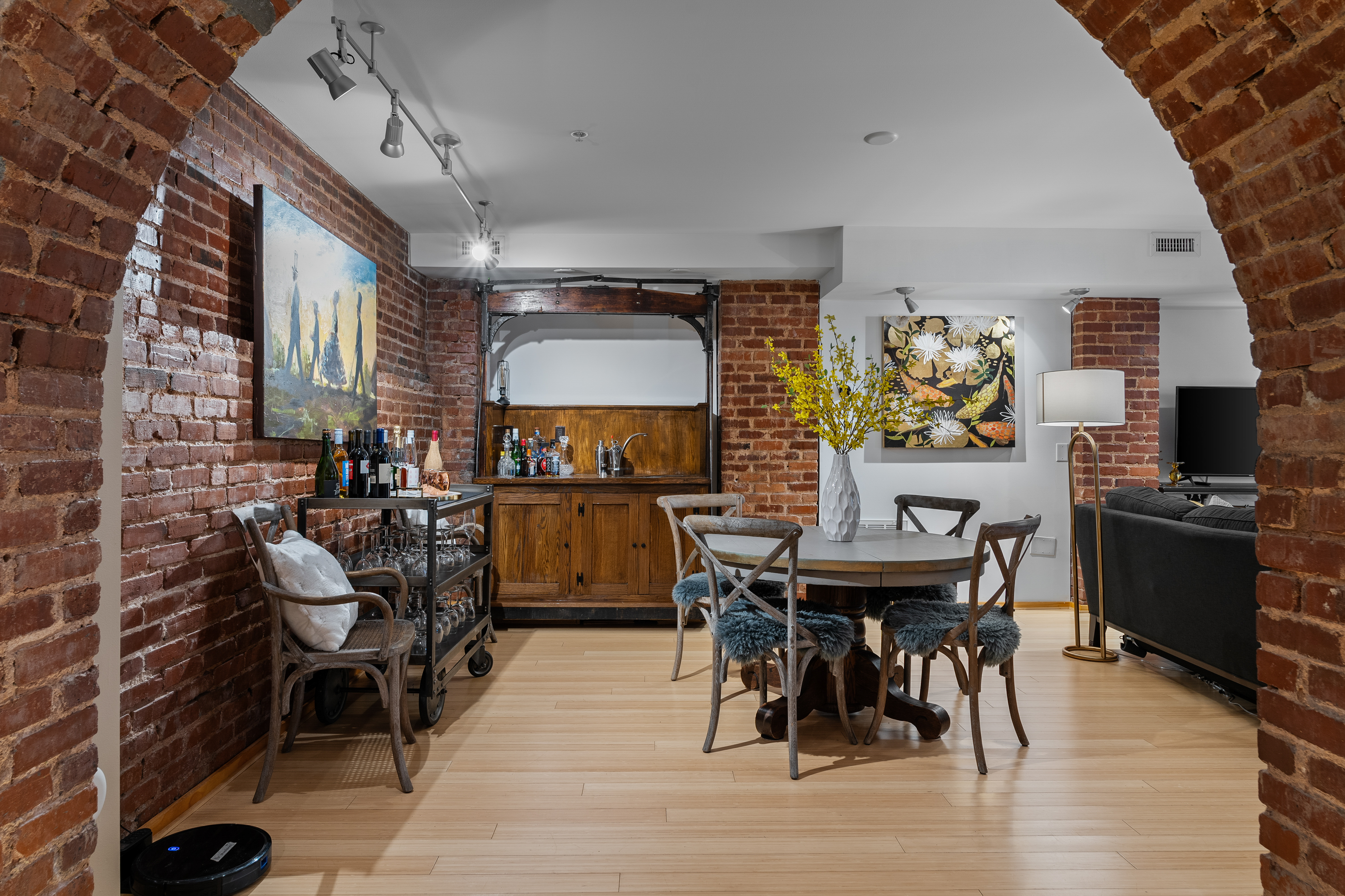 400 East Washington Street Unit 28