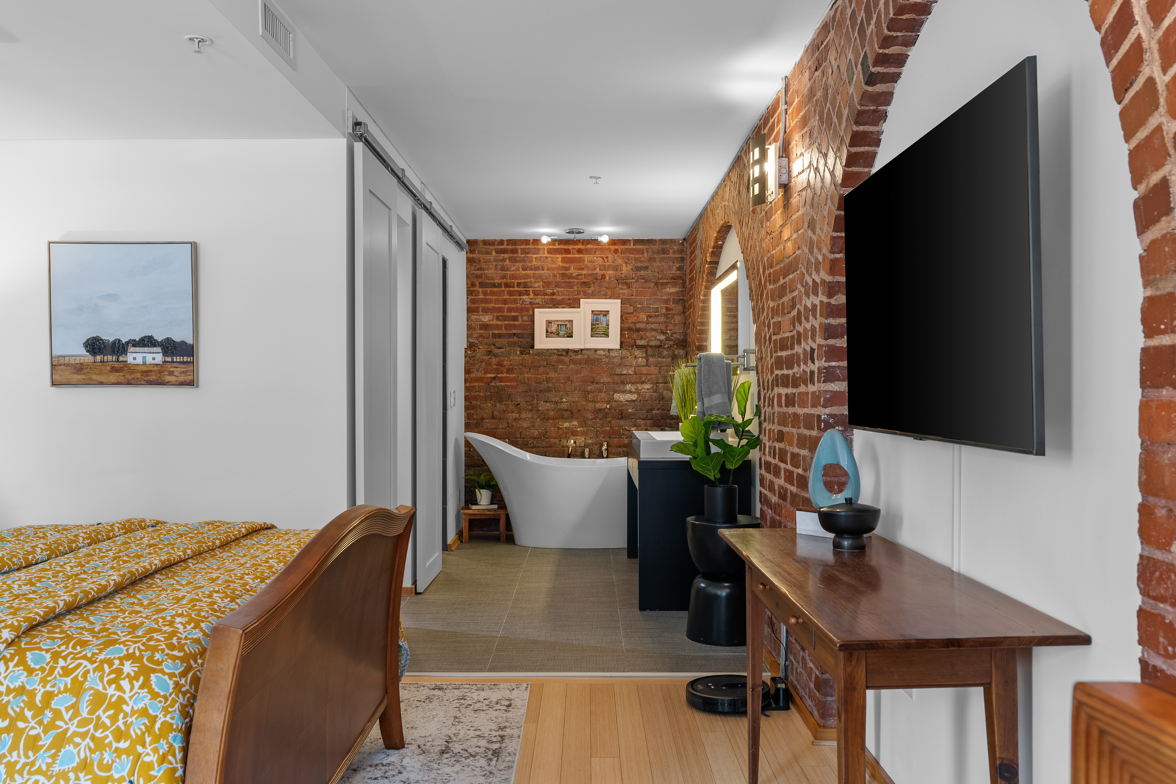 400 East Washington Street Unit 28