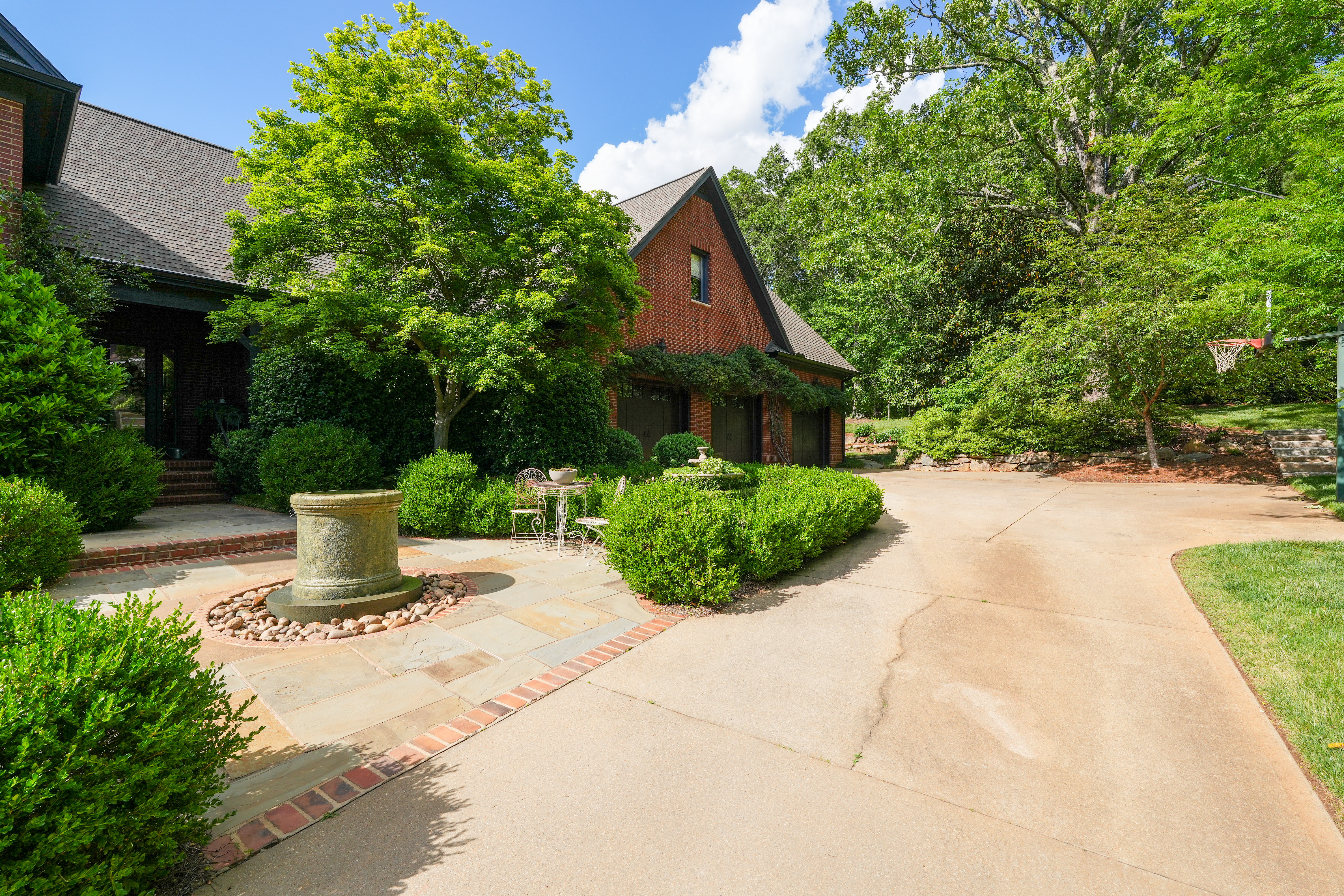 147 Reserve Drive 