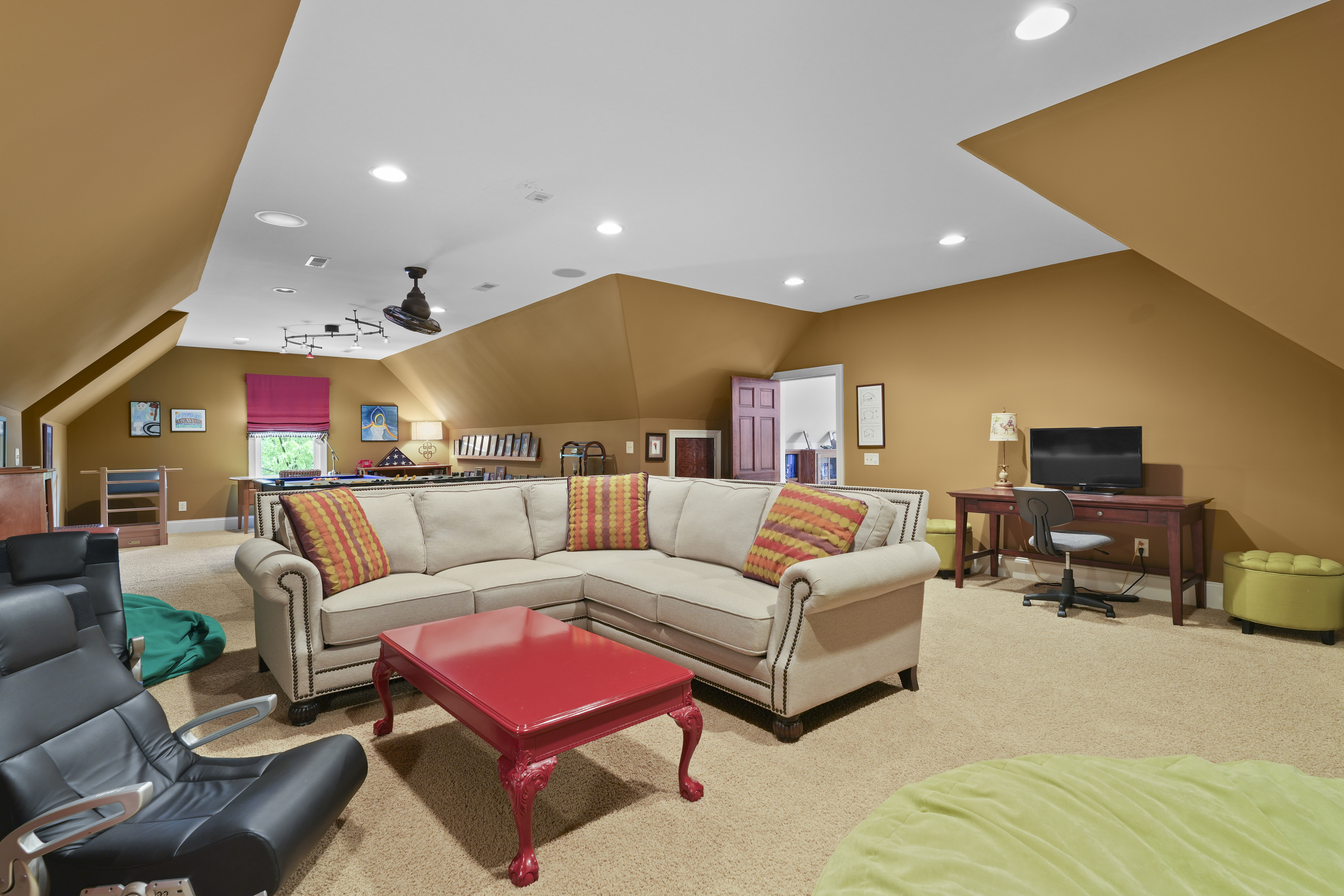 147 Reserve Drive 