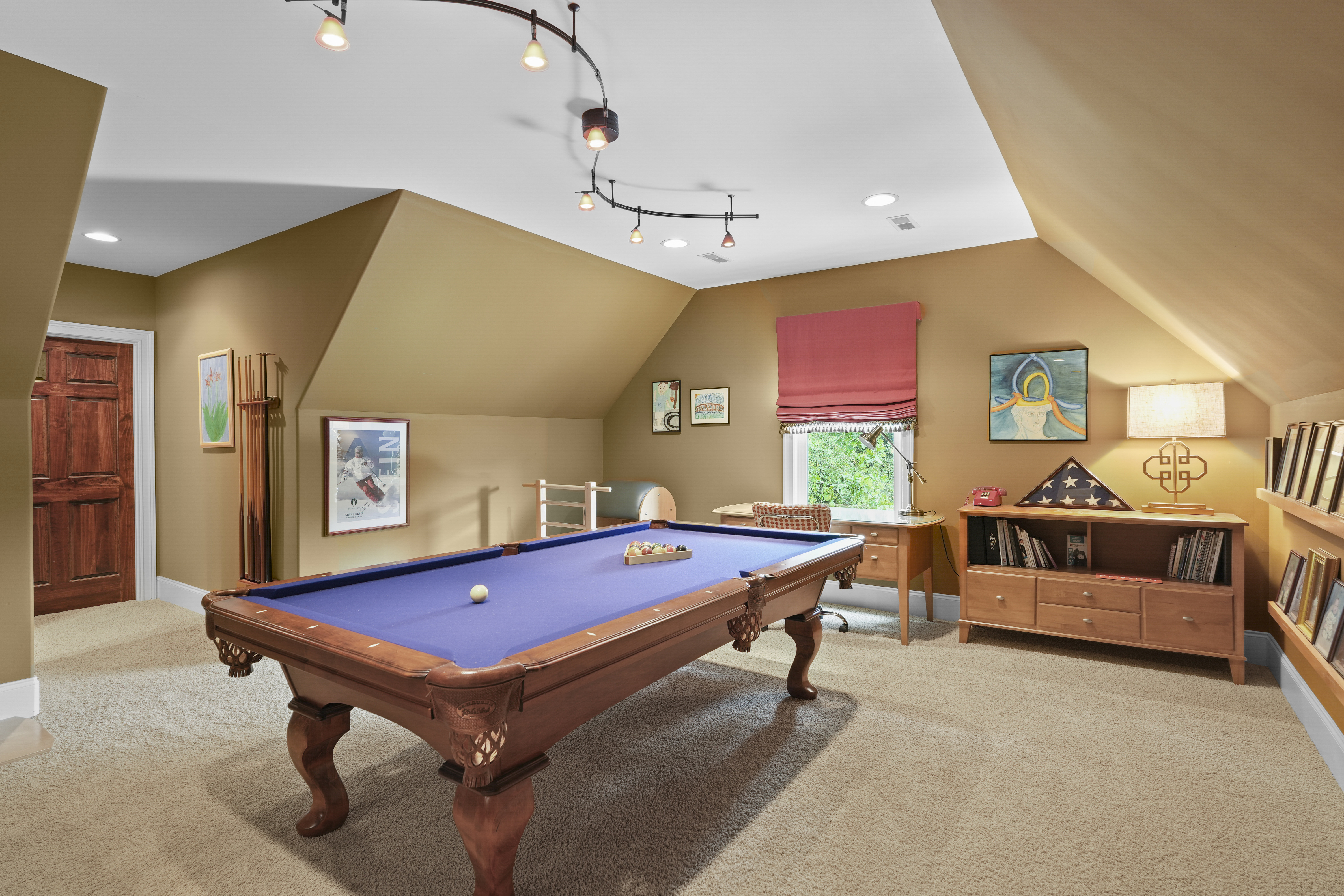 147 Reserve Drive 