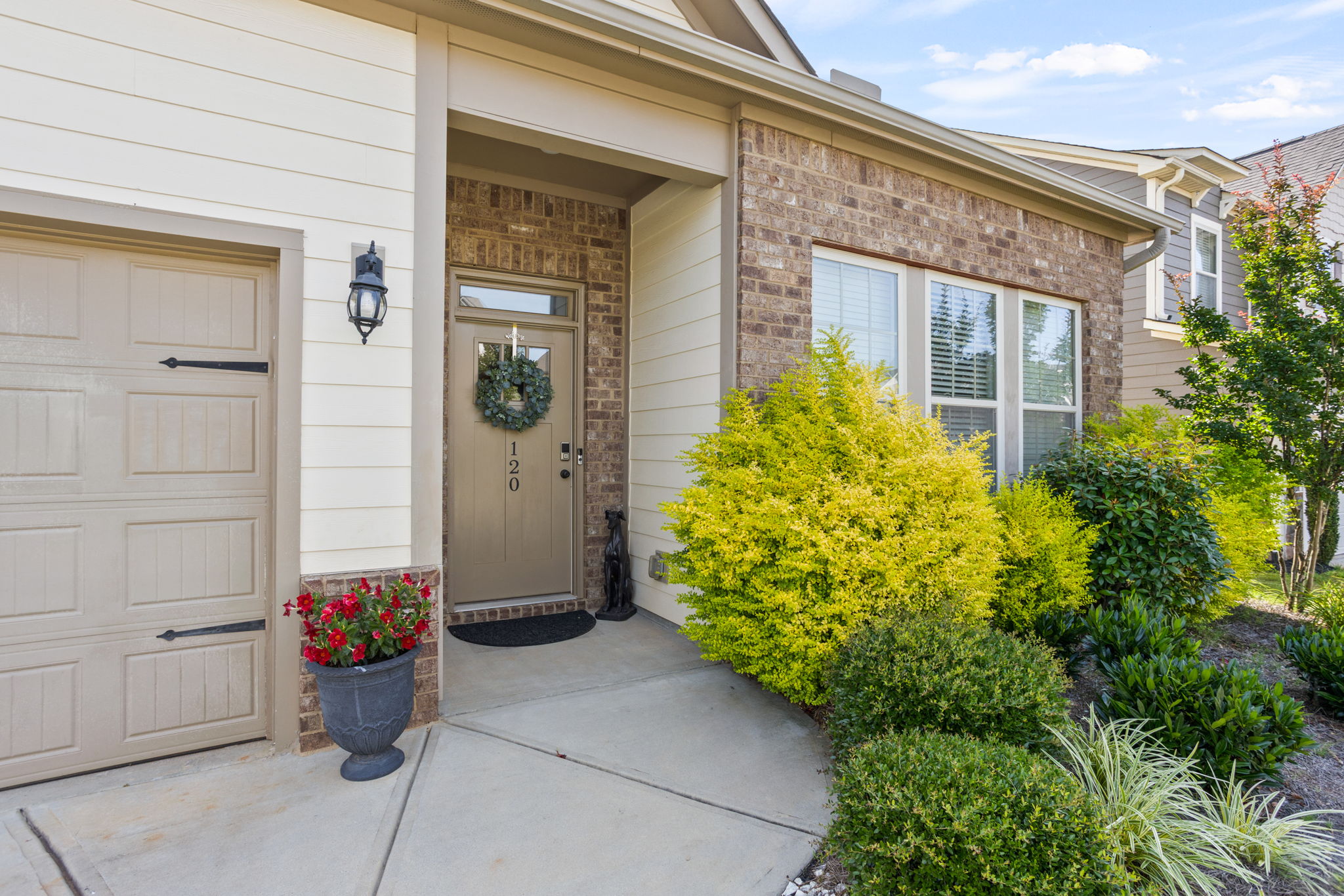 120 Noble Wing Ln 
